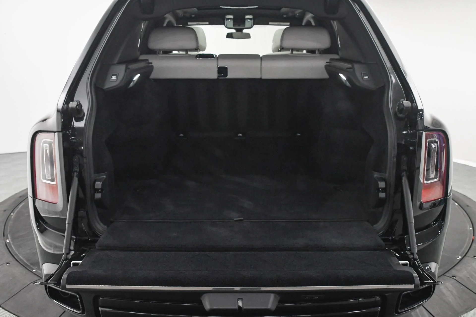 mph006_385885254_Used_2020_Rolls_Royce_Cullinan_1753776473_1720eeb3b6