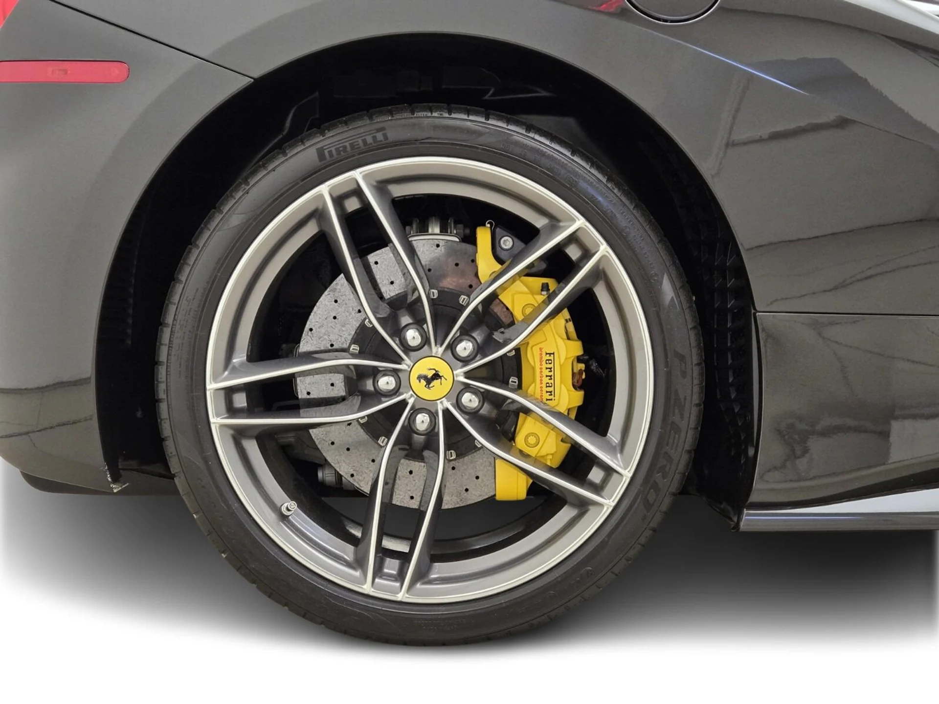 mph006_3862254656_Used_2017_Ferrari_488_Spider_1755156486_fc1d1904db