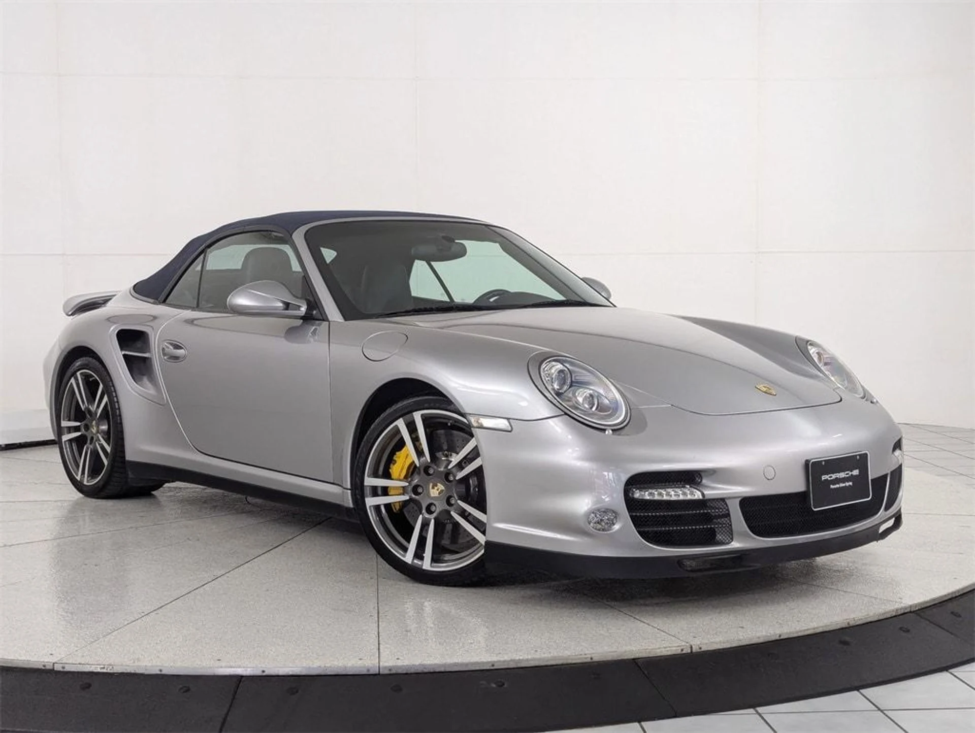 mph006_3864570201_9e2933df22dd479cebb93cda512e581ex_d0c1eb1f48