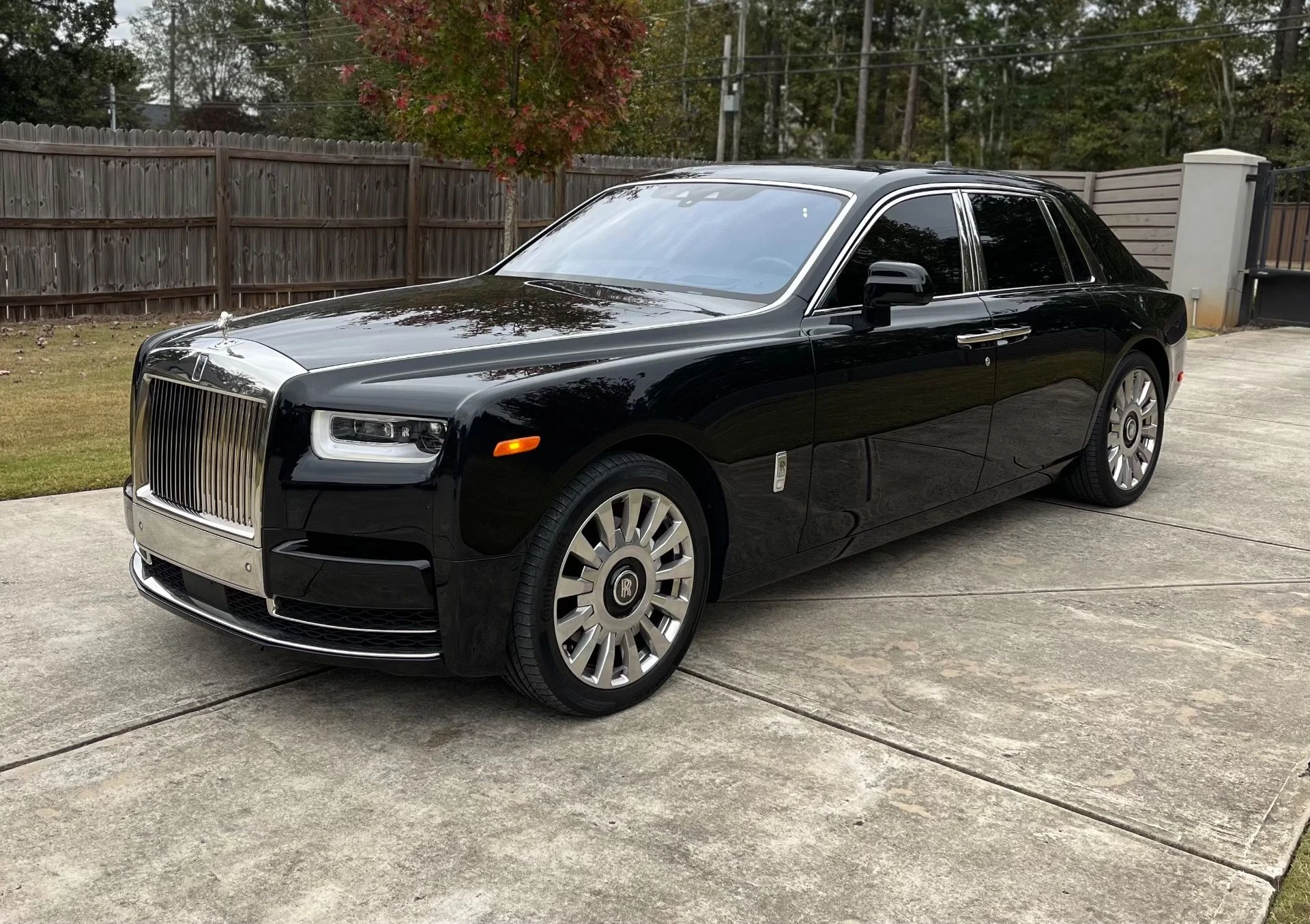 mph006_3865772872_Used_2020_Rolls_Royce_Phantom_1762814784_2b4b5b52d4