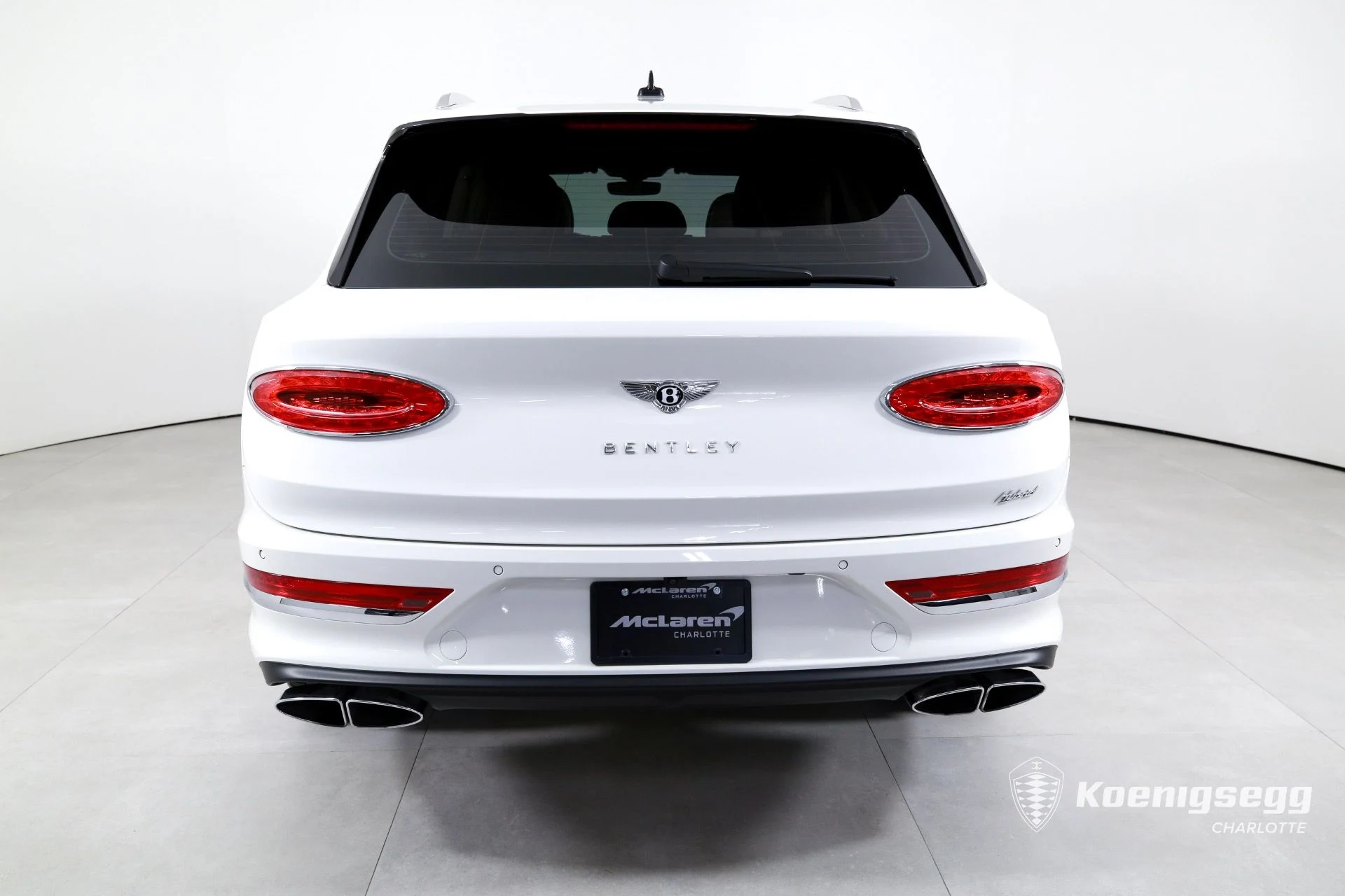 mph006_3870967129_Used_2023_Bentley_Bentayga_Hybrid_1760985662_f86af5ca9b