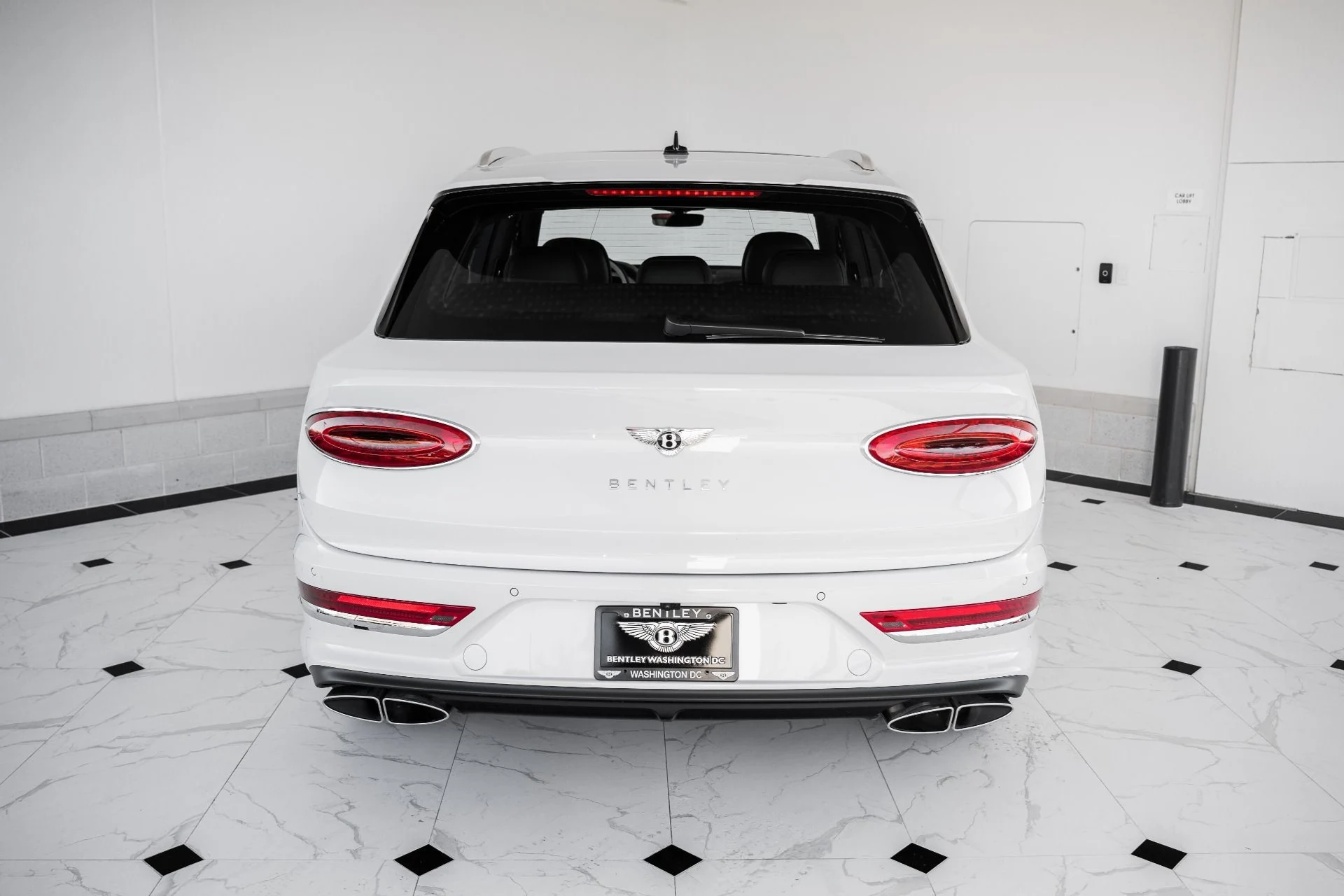 mph006_3872373608_Used_2023_Bentley_Bentayga_Azure_1673896409_da3c3a5640