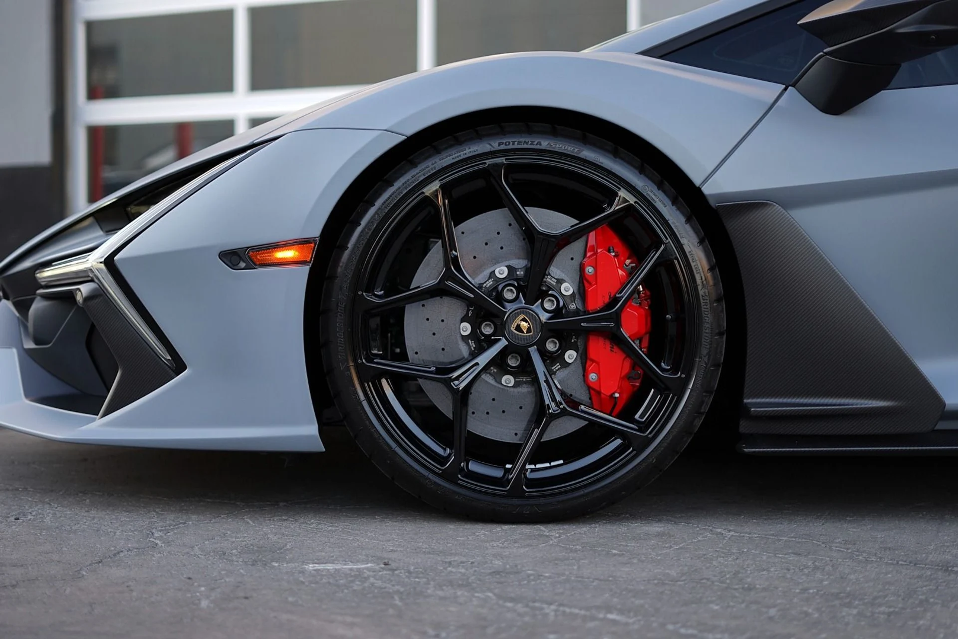 mph006_3882306031_Used_2024_Lamborghini_Revuelto_Base_1732929046_0becb9baa0