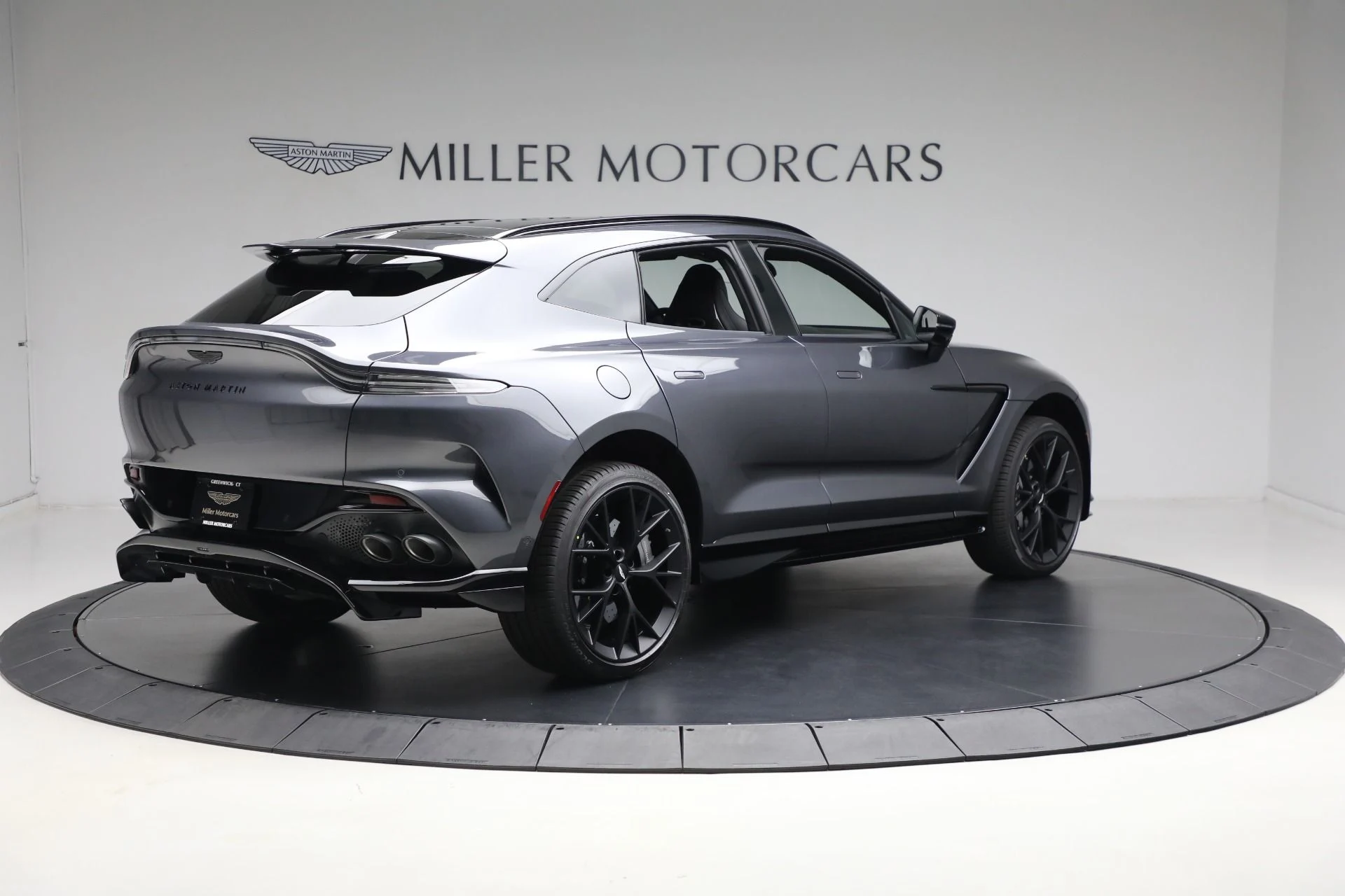mph006_3883823771_New_2025_Aston_Martin_DBX_707_707_e6a84e83a7