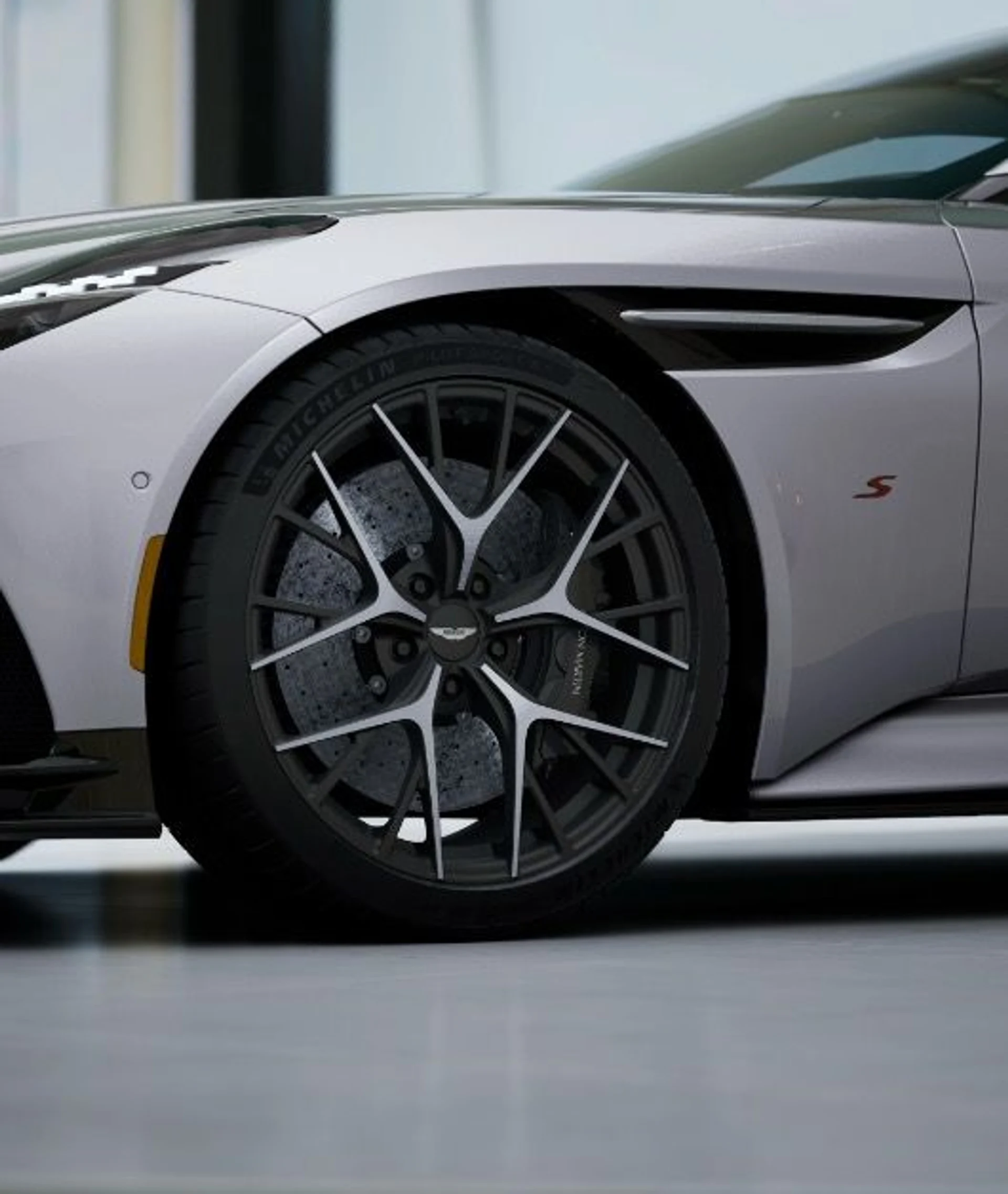 mph006_3887175823_New_2026_Aston_Martin_DB_12_S_Volante_1787676714_ac2123e2b0