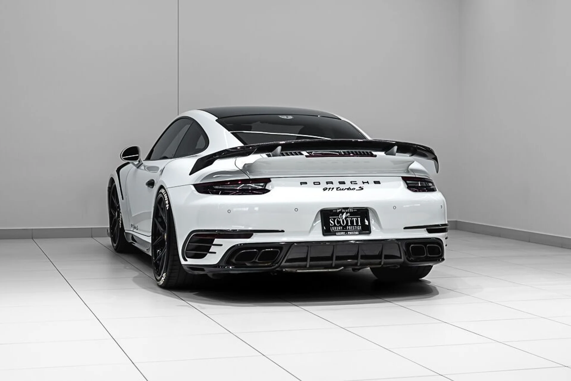 mph006_3888294423_porsche_911_2018_jpg_v_1773863537_1e7b71b692