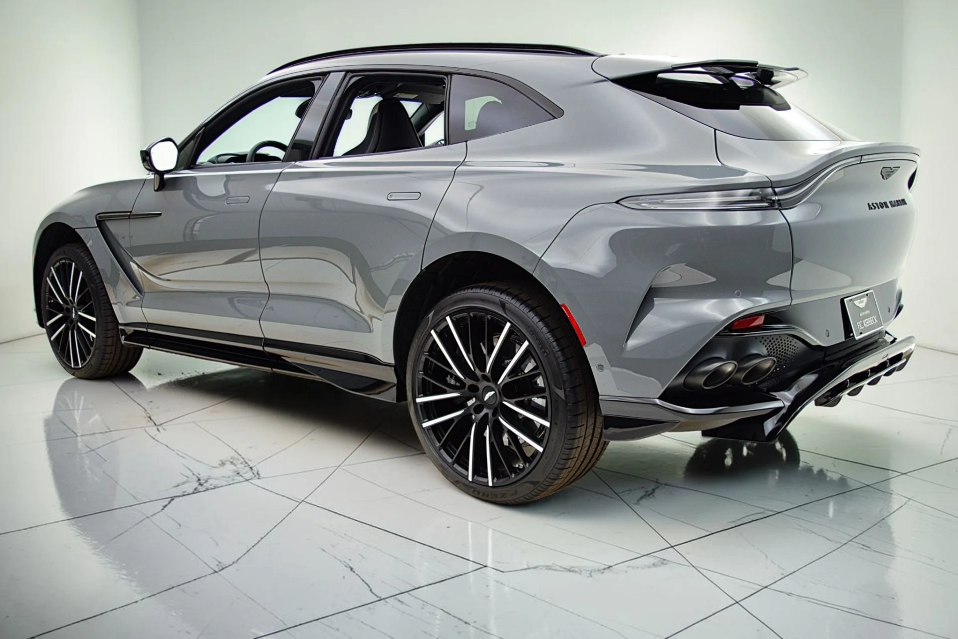 mph006_389378153_Used_2023_Aston_Martin_DBX_707_49c40a9d46
