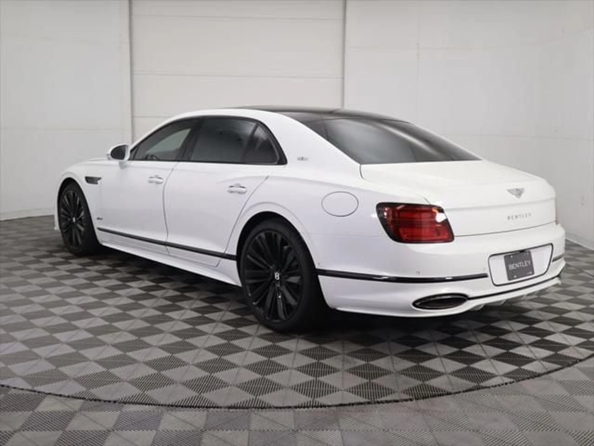 mph006_3914128104_used_2025_bentley_flying_spur_speedsedan_8119_22980031_7_640_d7e8c5c882