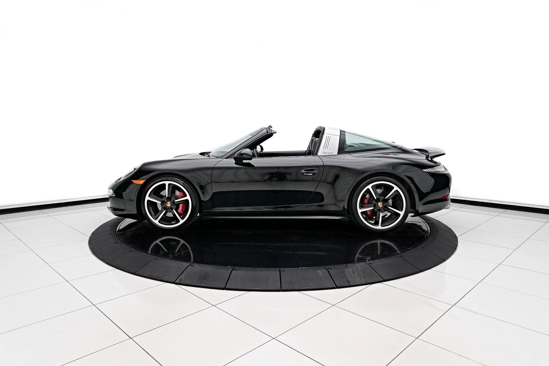 mph006_3915075518_Used_2016_Porsche_911_Targa_4_S_1708643466_8a07e7c3fc