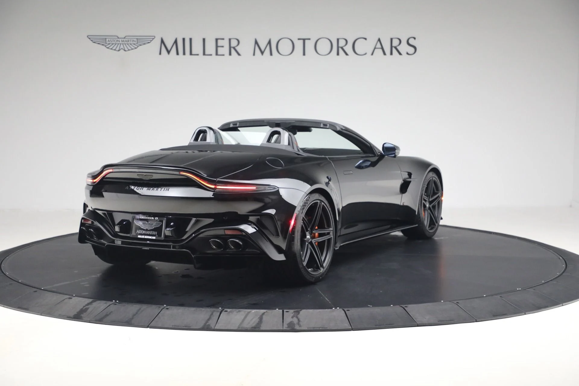 mph006_3930057726_New_2026_Aston_Martin_Vantage_S_Roadster_1790281816_f6c9d142e3