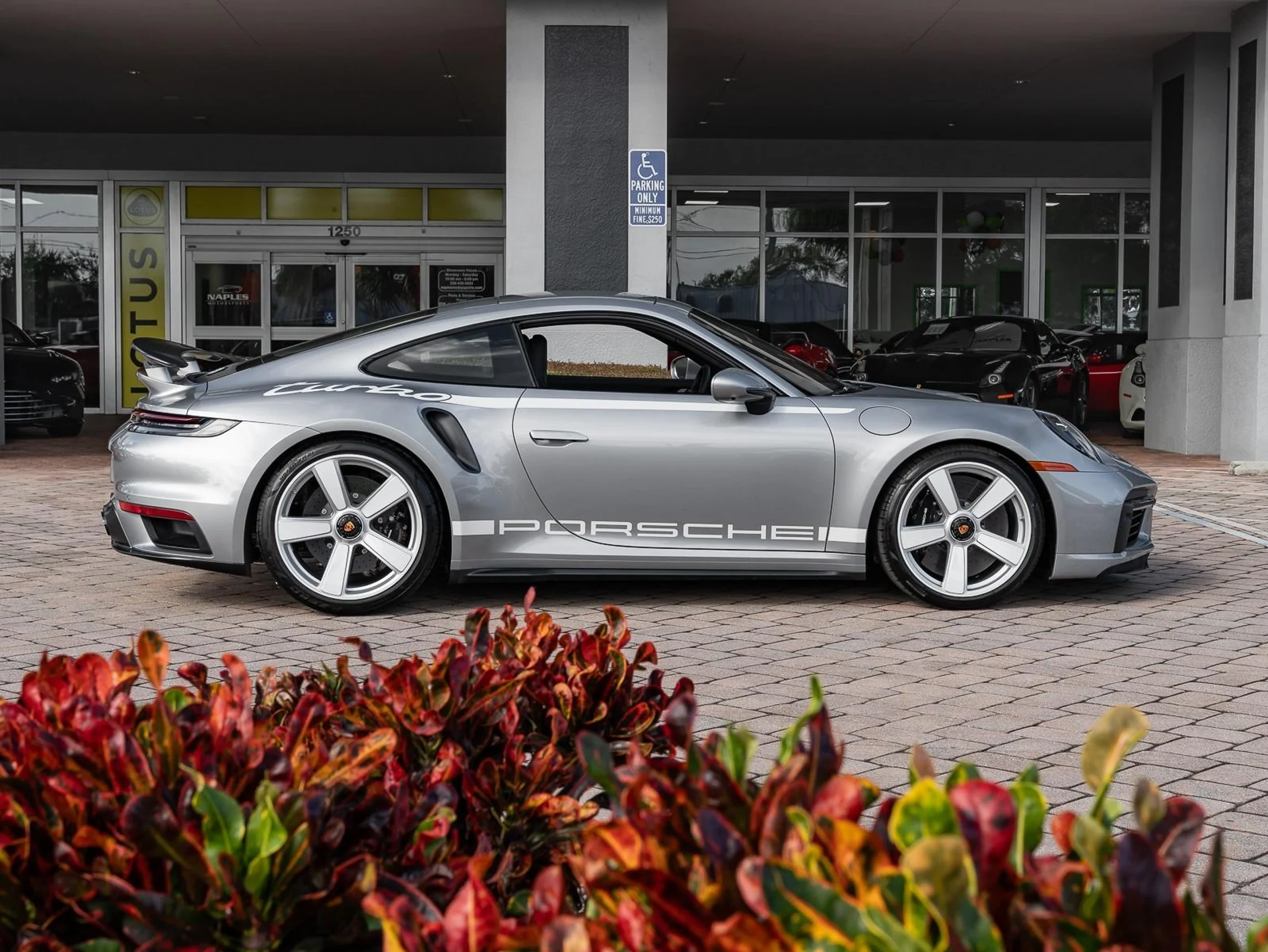 mph006_3957407540_Used_2025_Porsche_911_Turbo_1761858380_d7ac85c730