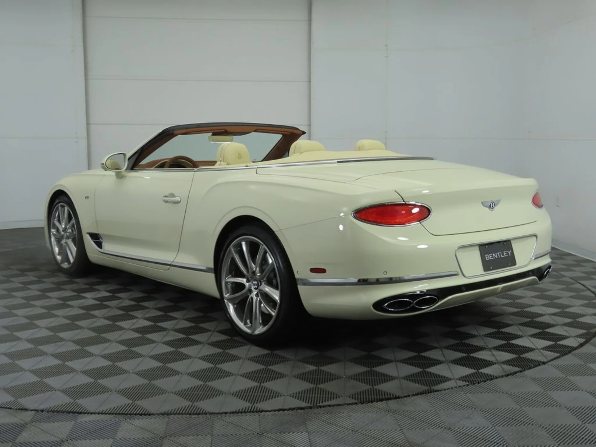 mph006_3966463938_used_2022_bentley_continental_gtmullinerconvertible_8119_22887196_7_1024_b7e29629f4