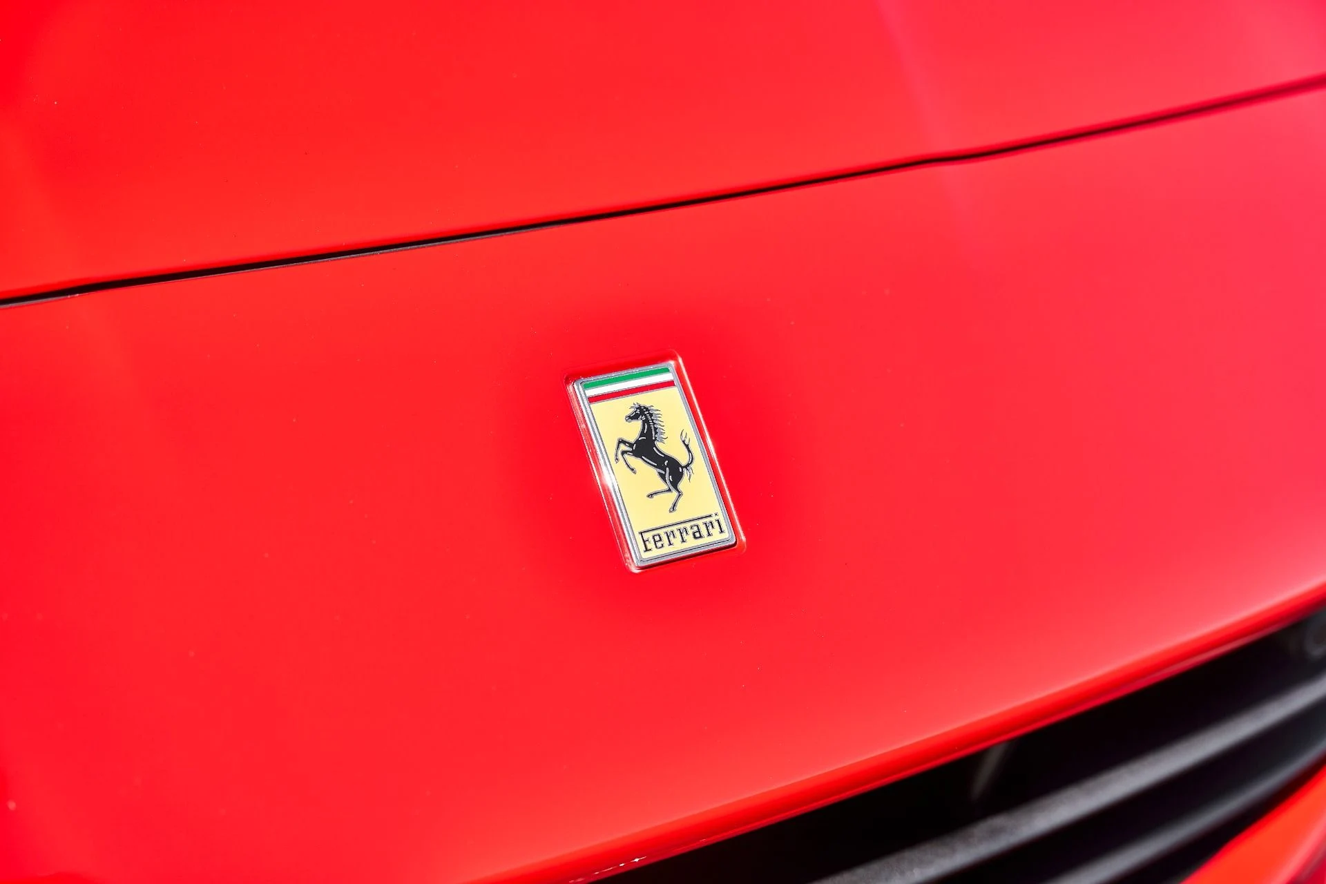 mph006_3966970958_Used_2022_Ferrari_Portofino_M_Base_1790300079_e95b3c161c
