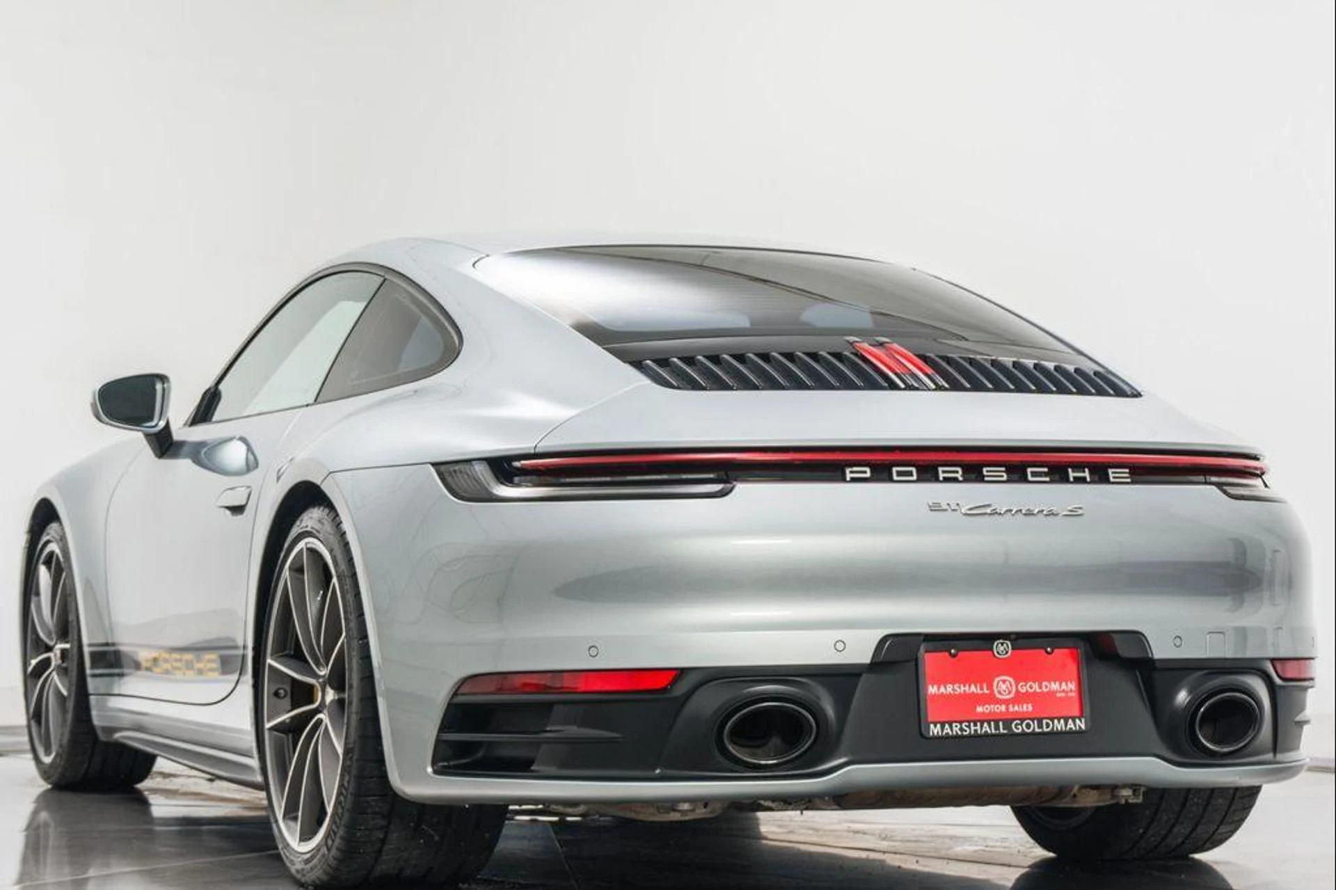 mph006_3970875245_p_Zw9no_EWFN_60r_P_Aj80_A_Gpj_L_Kk6c_0290f706b3