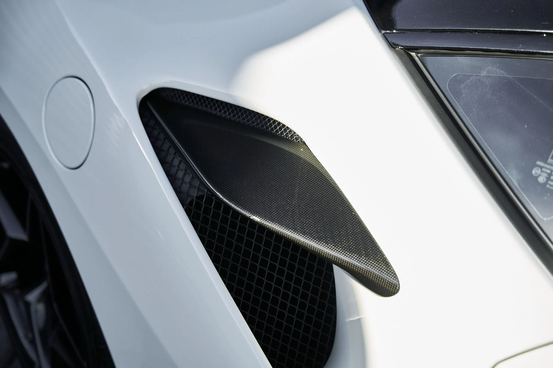 mph006_3972659670_Used_2021_Ferrari_F8_Tributo_1766025287_900c7fd04b