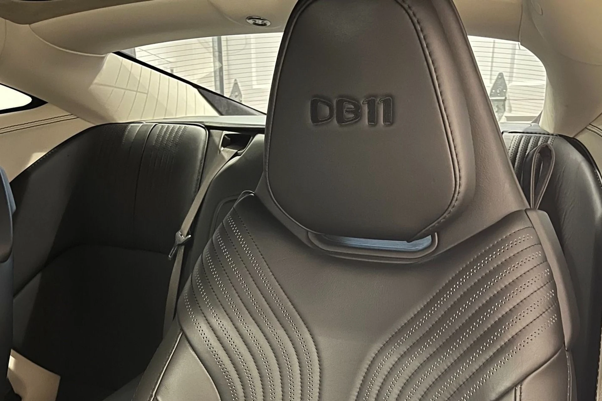 mph006_3991374480_Used_2018_Aston_Martin_DB_11_V8_1763145182_fc61ddeda8