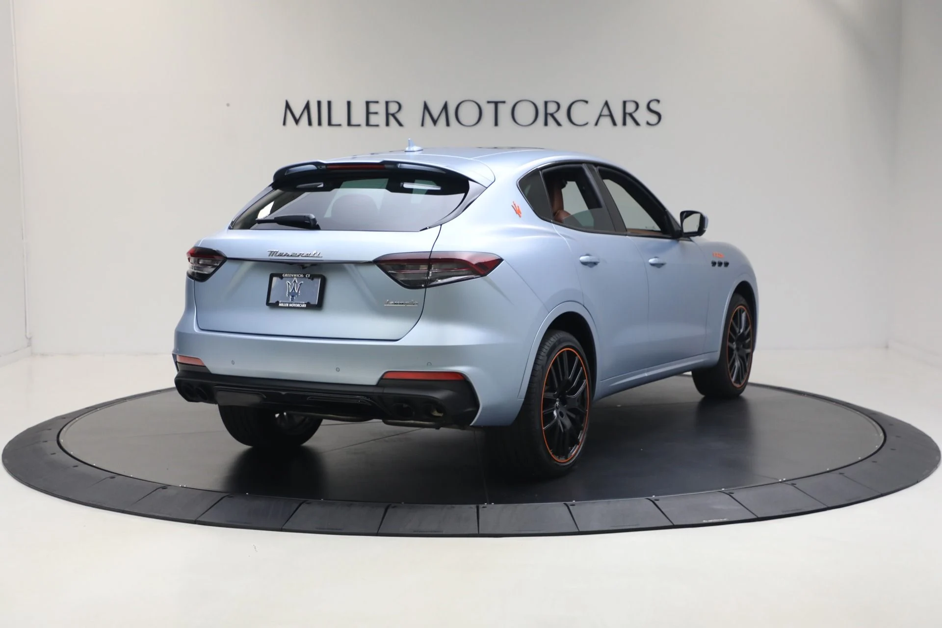 mph006_3992386445_Used_2023_Maserati_Levante_F_Tributo_1764365135_0398dbb89a