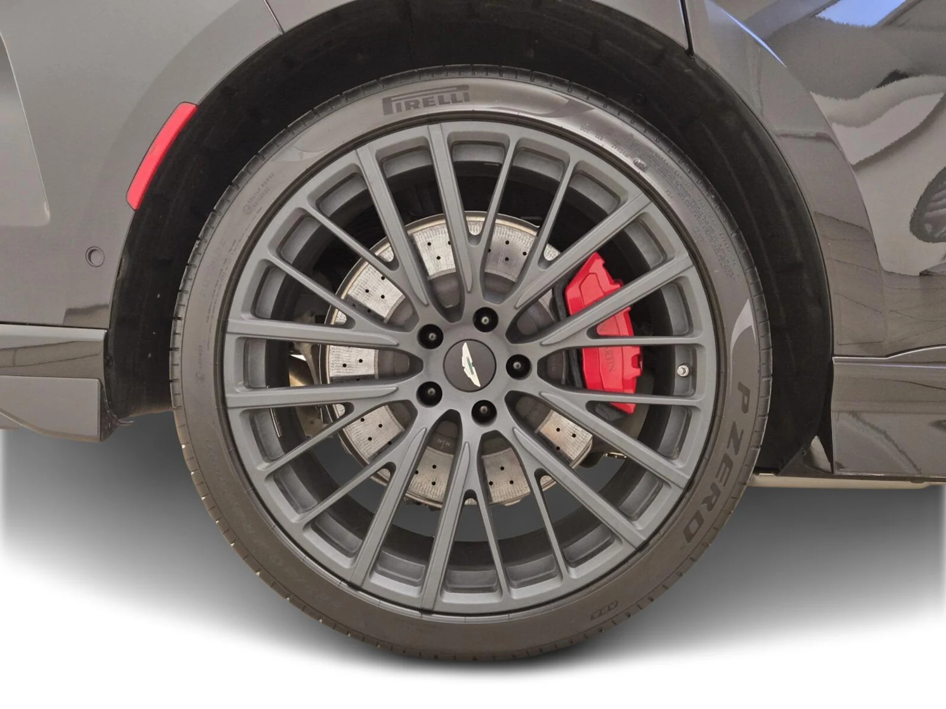 mph006_3992492428_Used_2023_Aston_Martin_DBX_707_1777354905_31755a94be