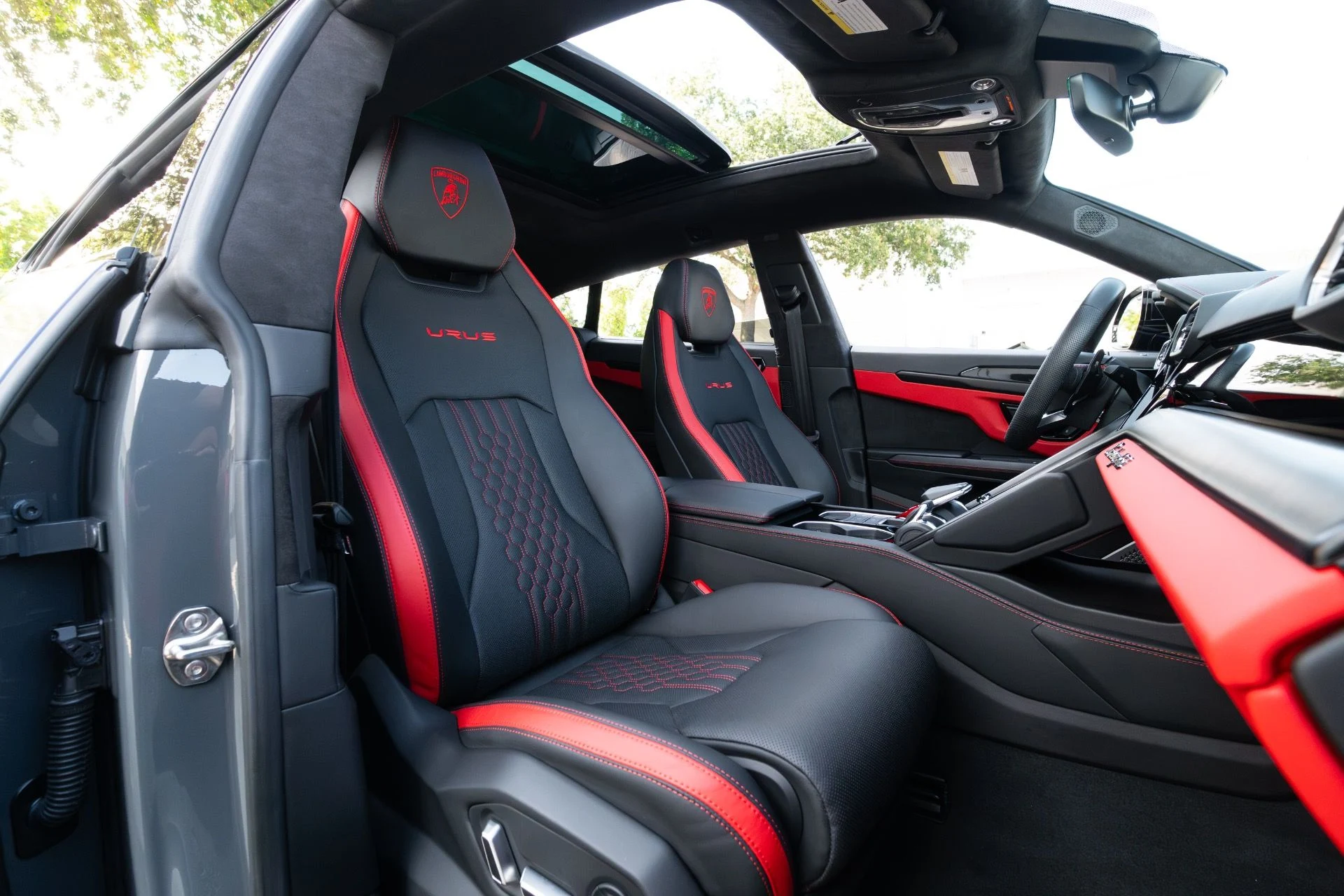 mph006_3994406233_Used_2024_Lamborghini_Urus_S_1781216022_44a1328a0d