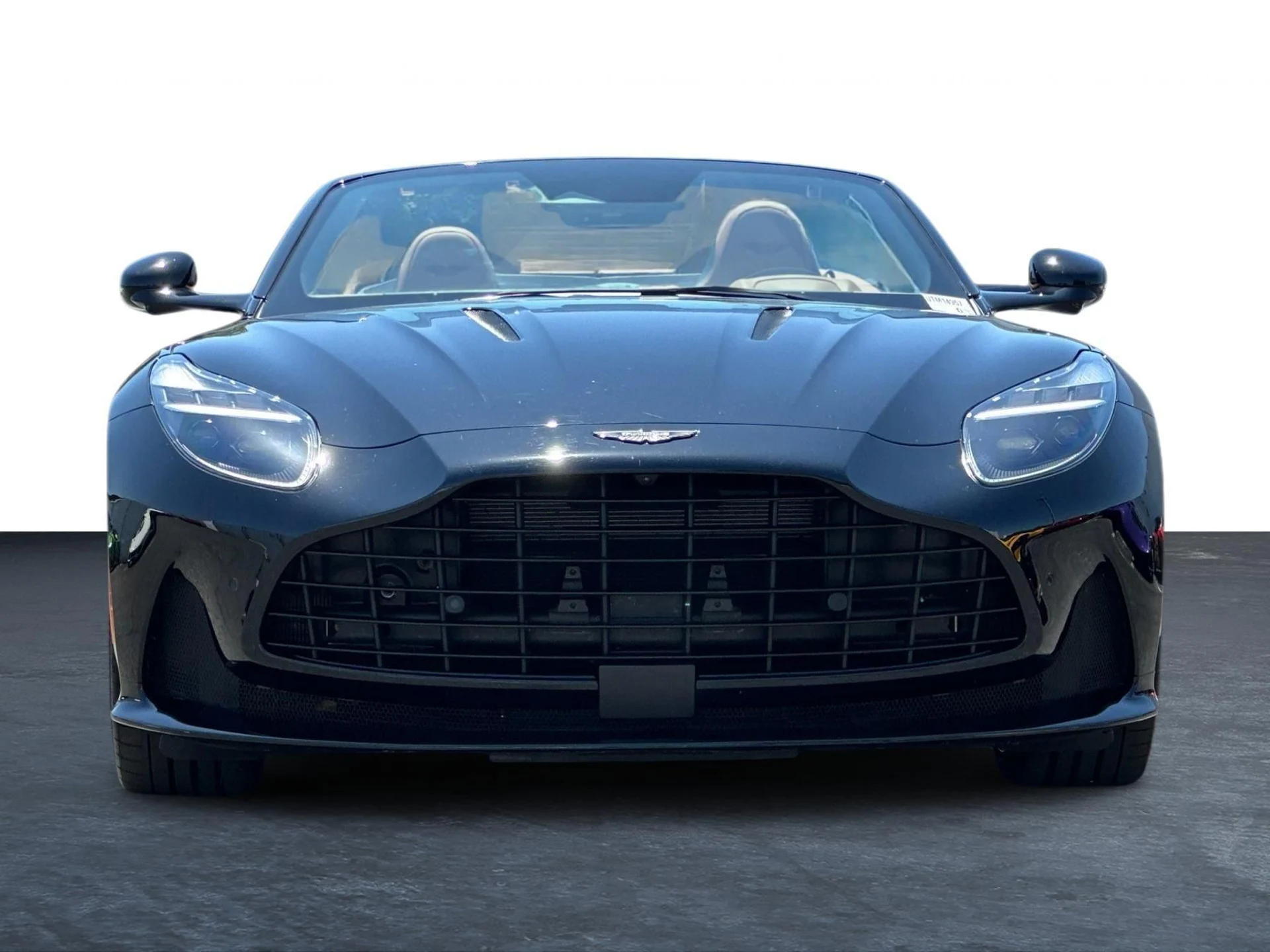 mph006_3998466632_Used_2025_Aston_Martin_DB_12_Volante_1778229490_9e50ce11be