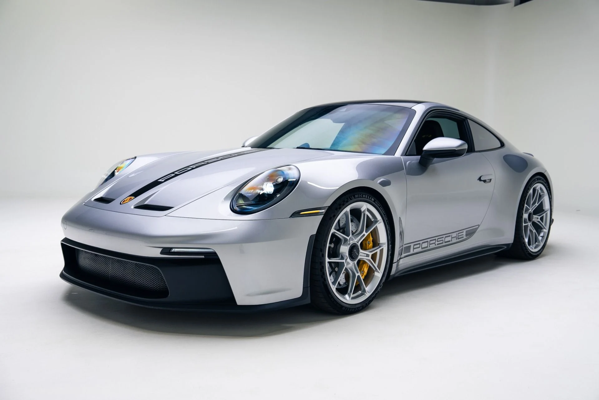 mph006_400261650_Used_2022_Porsche_911_GT_3_1766184698_5f243b1534