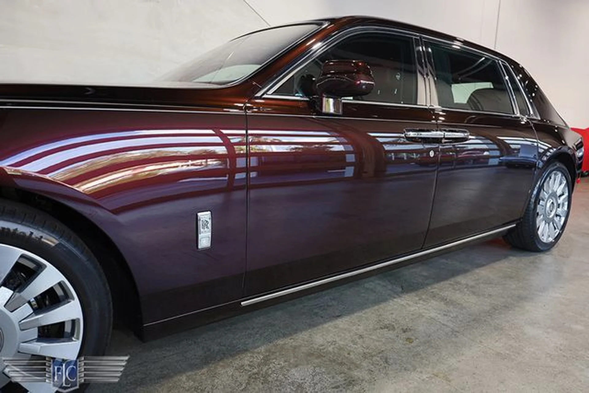 mph006_4034184469_used_2018_rolls_royce_phantom_extendedwheelbasesedan_9689_23067531_11_640_9fb2fb3333
