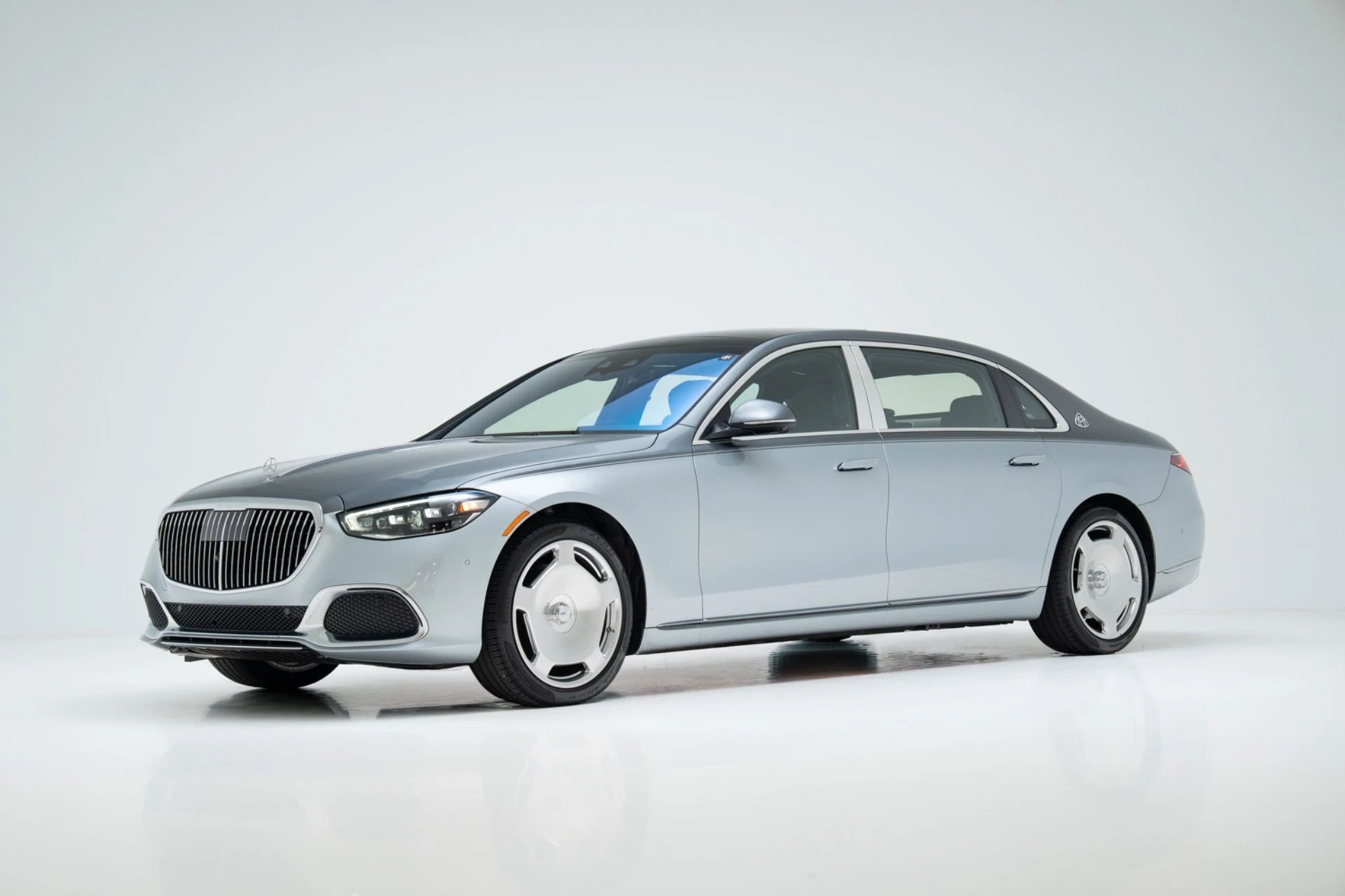 mph006_4036182450_Used_2024_Mercedes_Benz_S_Class_Maybach_S_580_1782155450_93375fac84