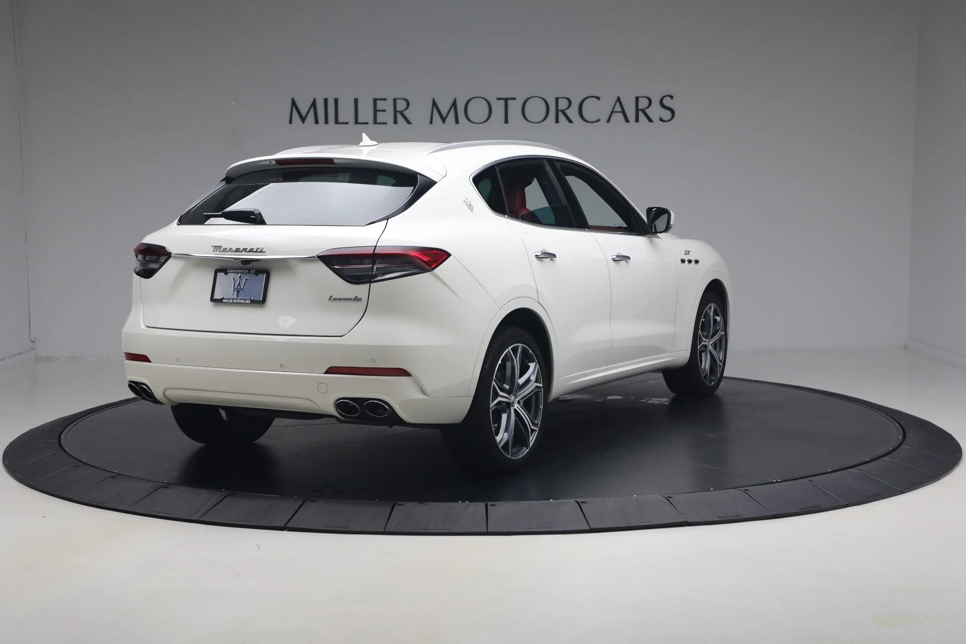mph006_4039432609_Used_2023_Maserati_Levante_GT_1781292715_2b4cc91561