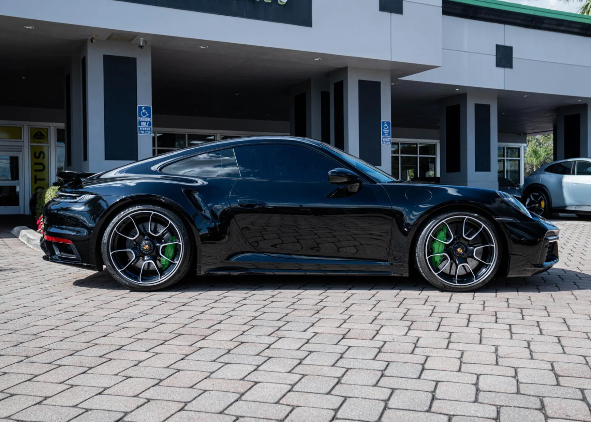 mph006_404050338_Used_2021_Porsche_911_Turbo_S_1769250100_3928dca0d2