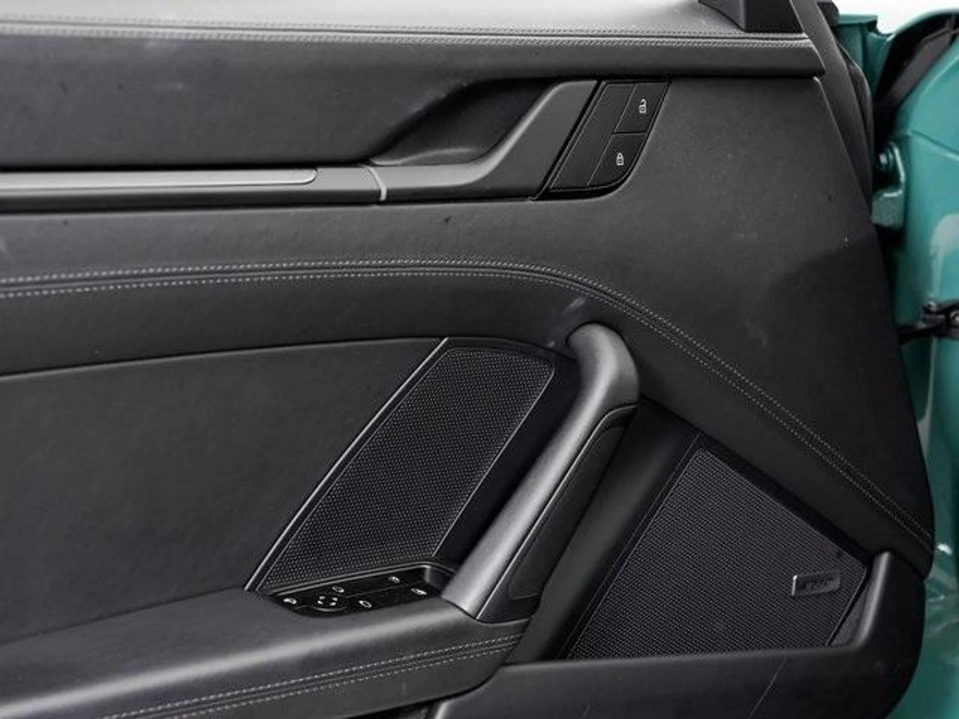 mph006_4047327129_Su_H_Jo_Qenyo7g76_O_Uddw29d_Kbhu_Q_0833027e60