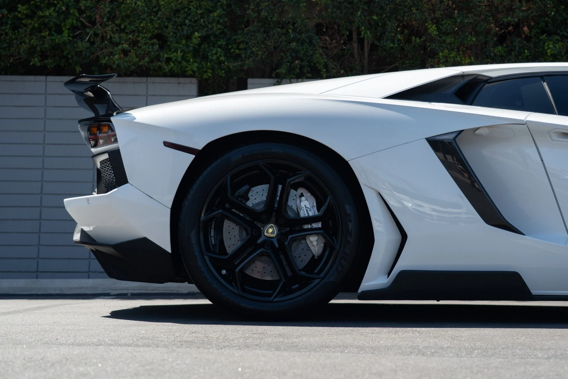 mph006_4049165581_Used_2012_Lamborghini_Aventador_LP_700_4_1757453285_7e7fc25b0e