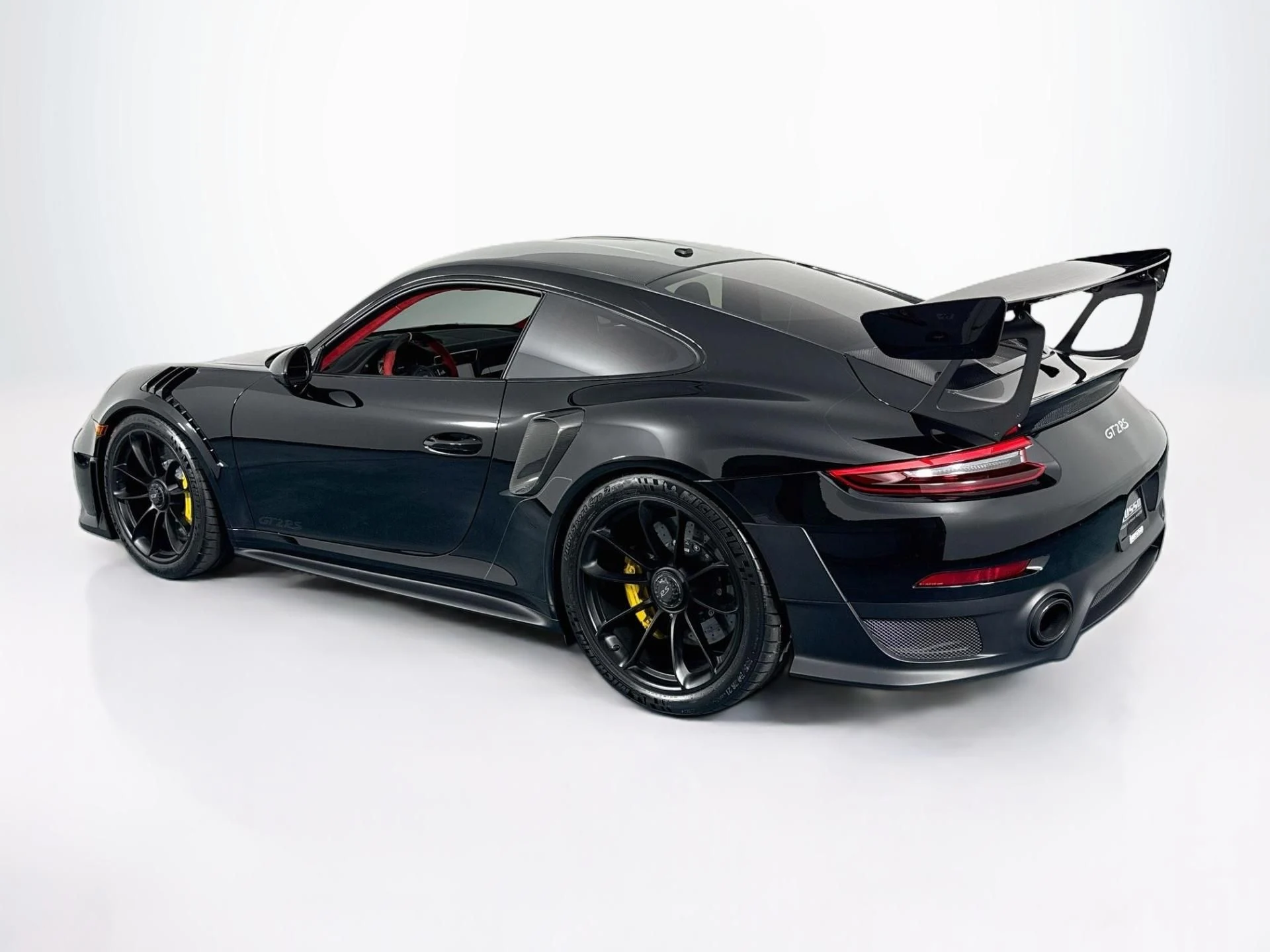 mph006_4053103211_Used_2018_Porsche_911_GT_2_RS_1785886143_0e66c215ca
