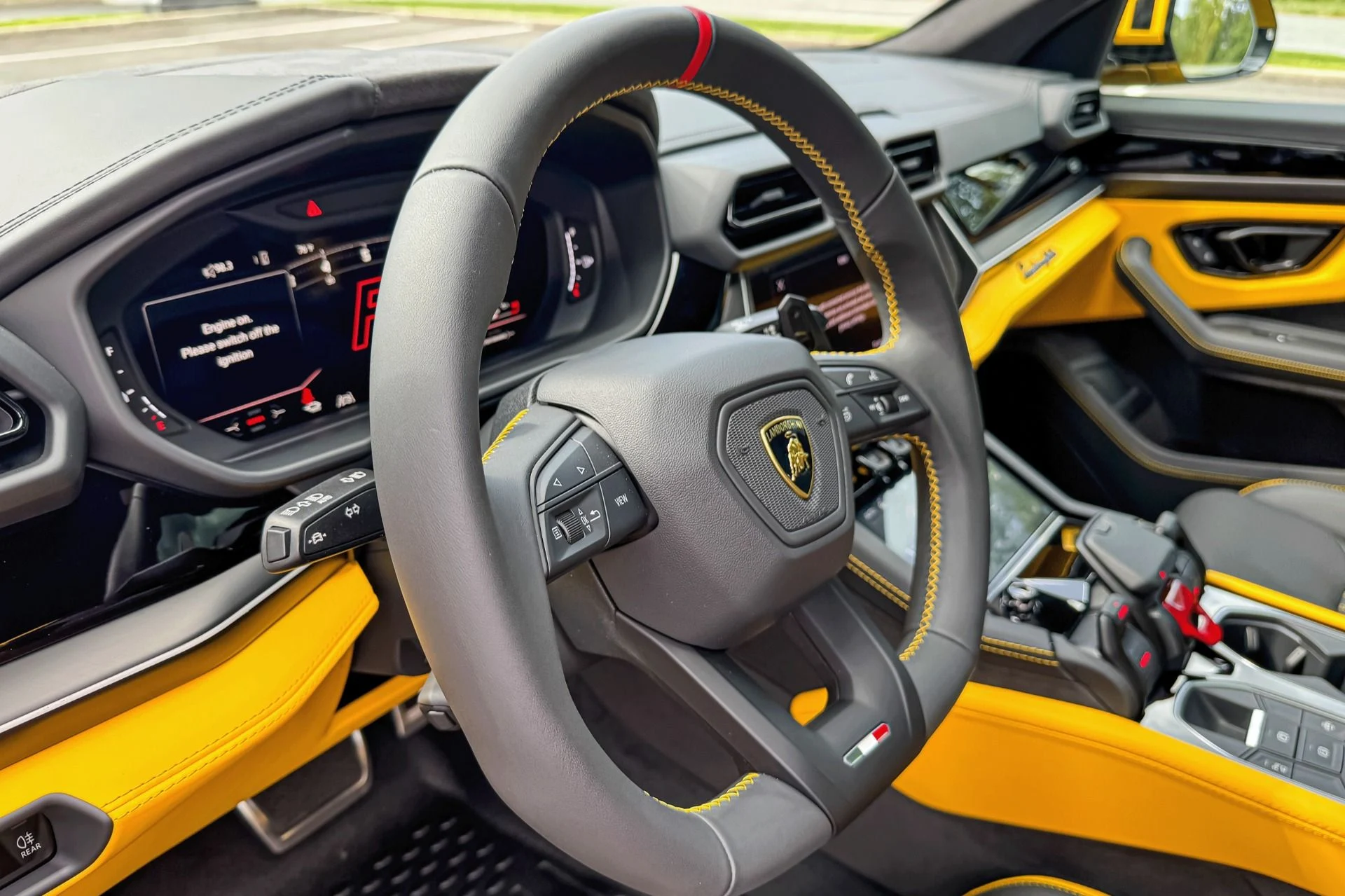 mph006_4053427992_Used_2025_Lamborghini_Urus_SE_1756898668_bc11a9787a