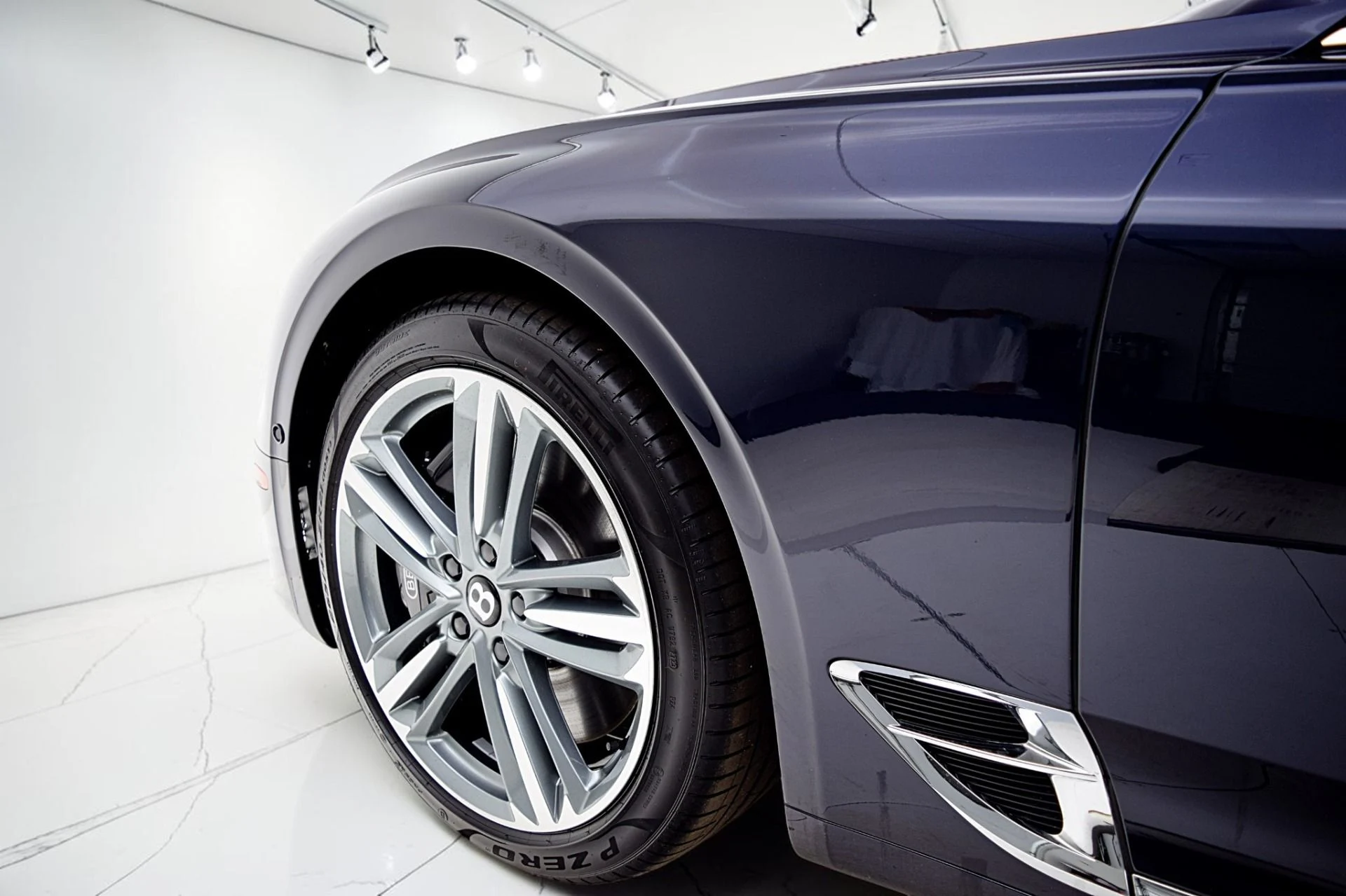 mph006_40570640_Used_2024_Bentley_Continental_GTC_V8_LEASE_OPTIONS_AVAILABLE_c98f8cf3b0
