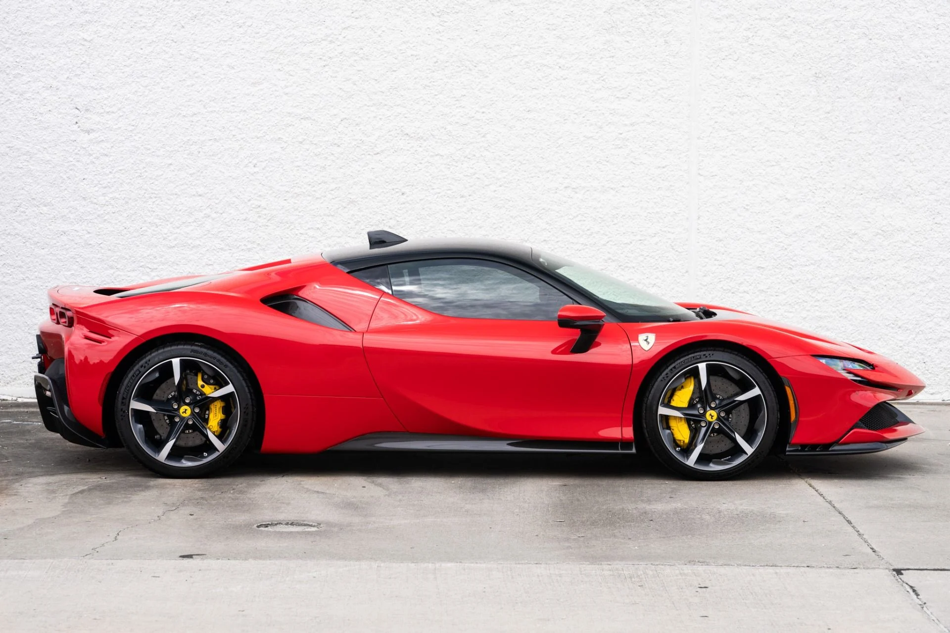 mph006_4060594592_Used_2023_Ferrari_SF_90_Stradale_1753986434_1e172c06b9