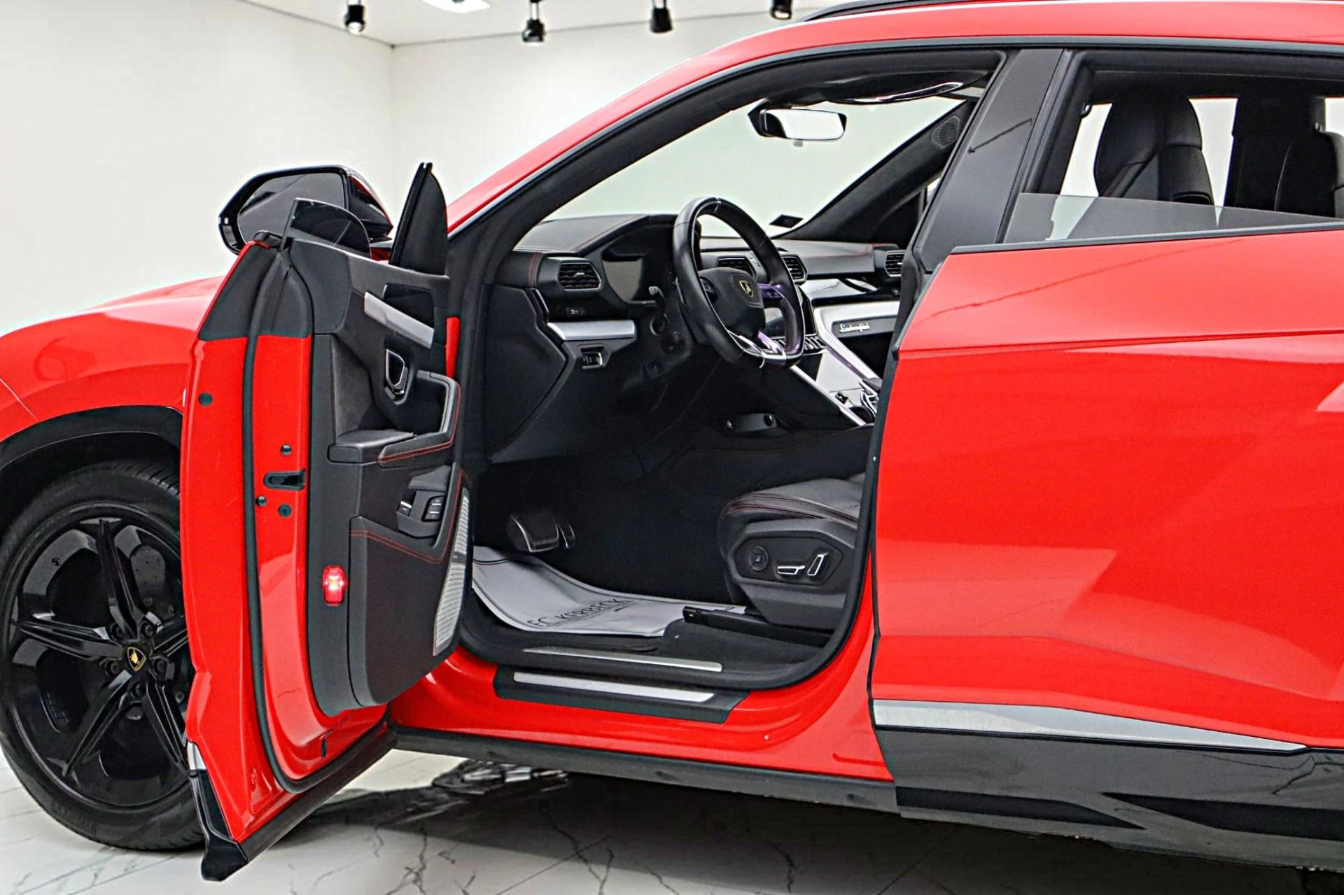 mph006_4066693032_Used_2020_Lamborghini_Urus_0818b81739