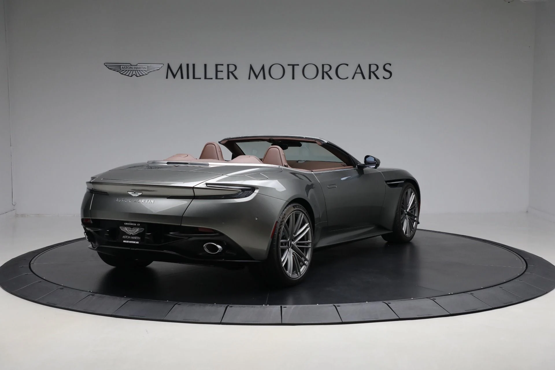 mph006_4073798654_New_2026_Aston_Martin_DB_12_Volante_9eb5f608e2