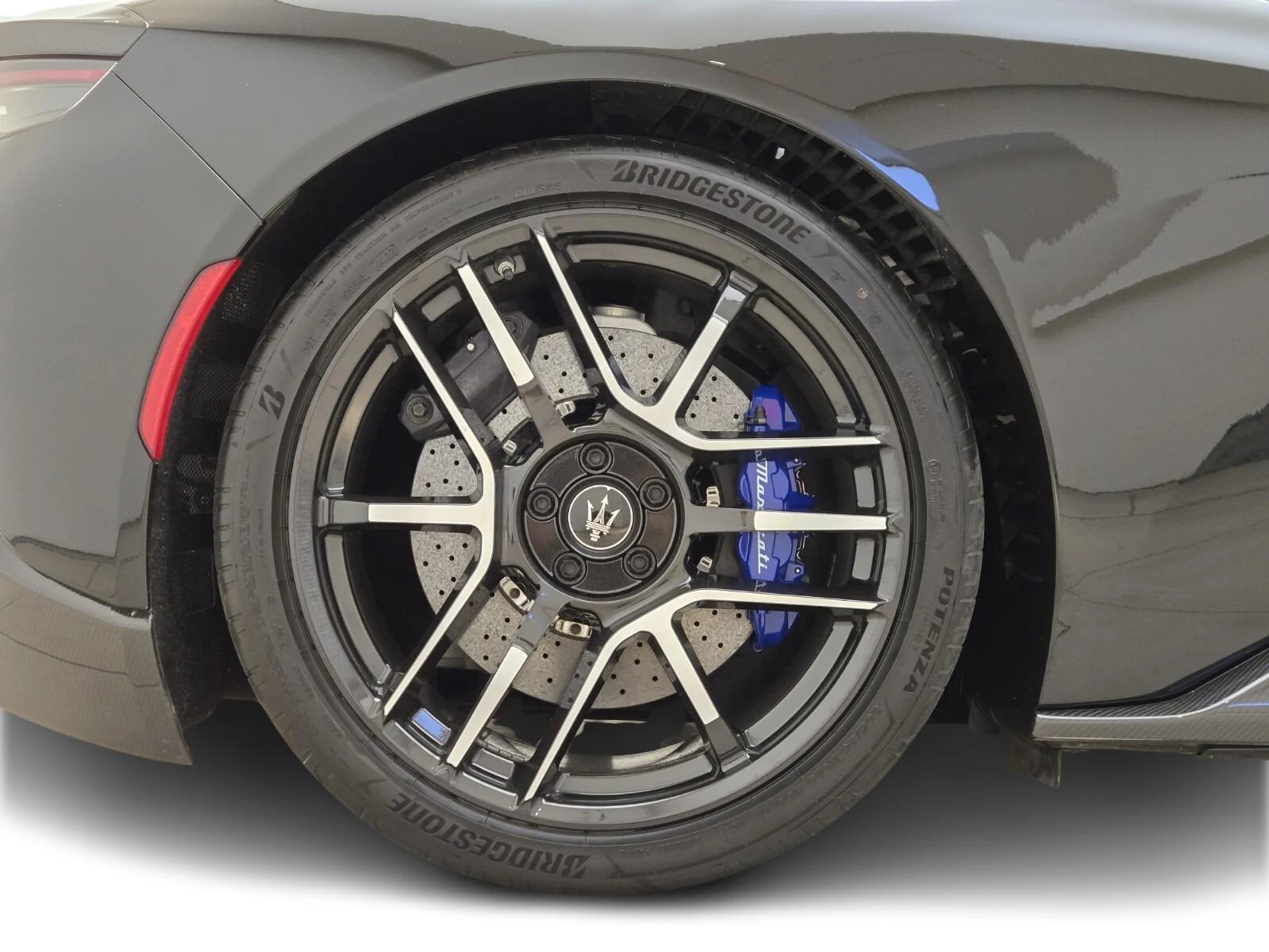 mph006_408893680_Used_2023_Maserati_MC_20_1765868278_57e391aa0b