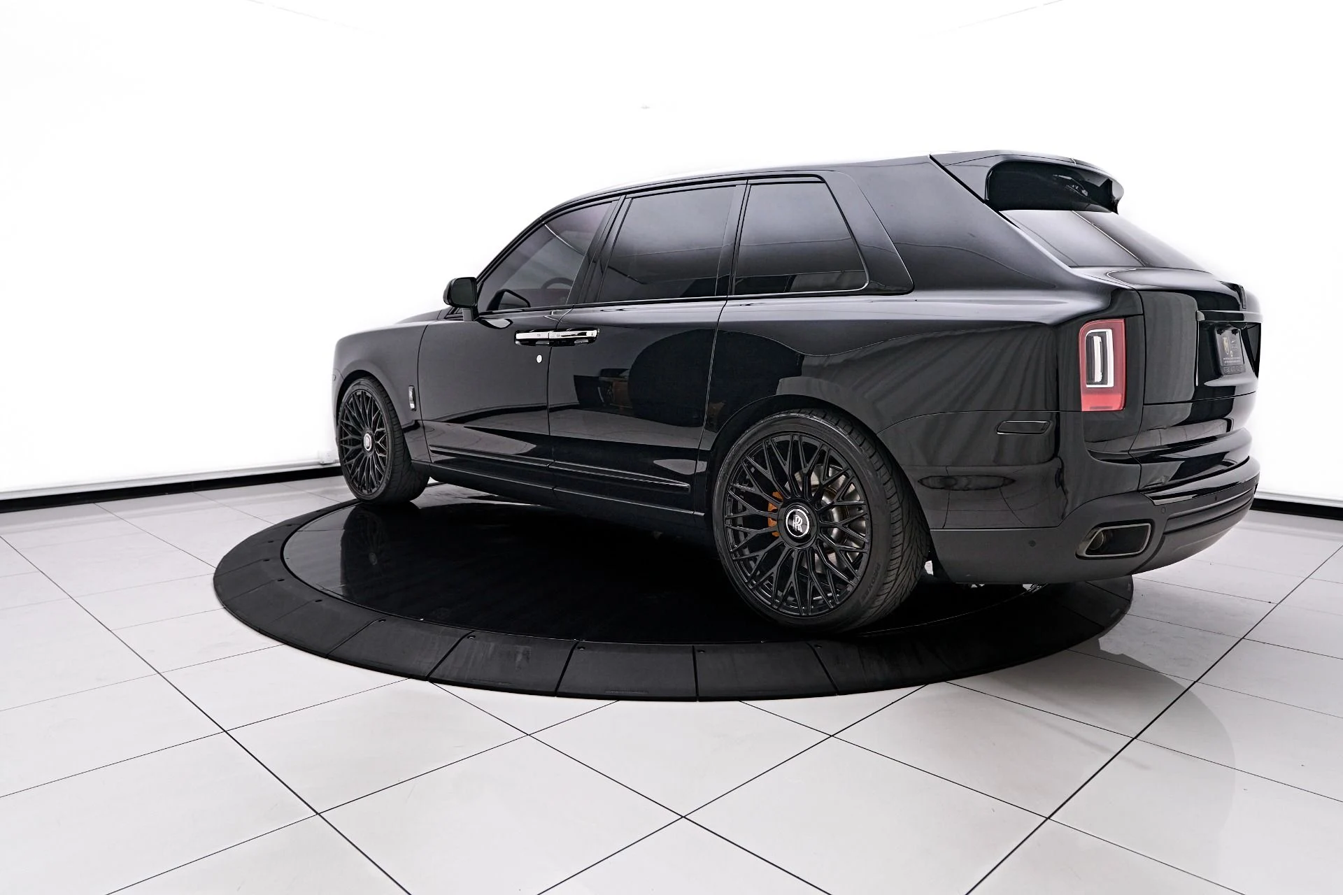 mph006_4121643391_Used_2021_Rolls_Royce_Cullinan_Base_1754605348_b4f38e799f