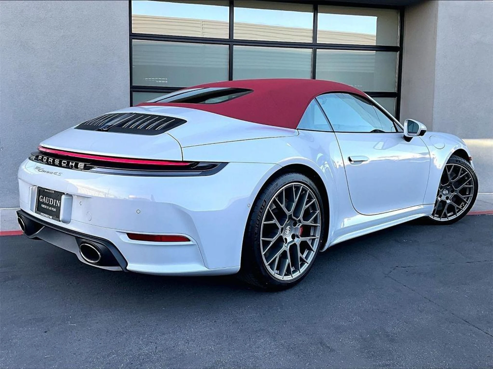 mph006_4124196190_h_Ywq_MB_69_Hnae_C_Vduiqcemo7_V9v0_d59460d955