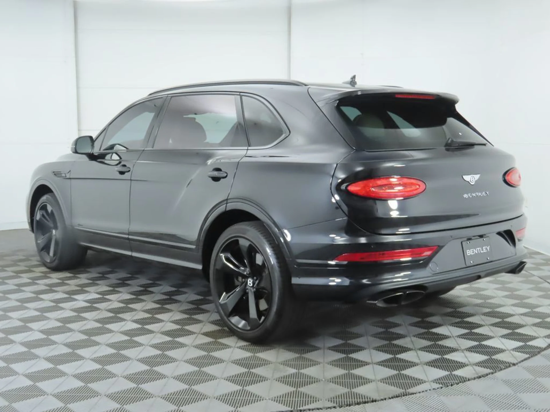 mph006_4139780764_used_2023_bentley_bentayga_ewb_8119_22900823_7_1024_813b965575