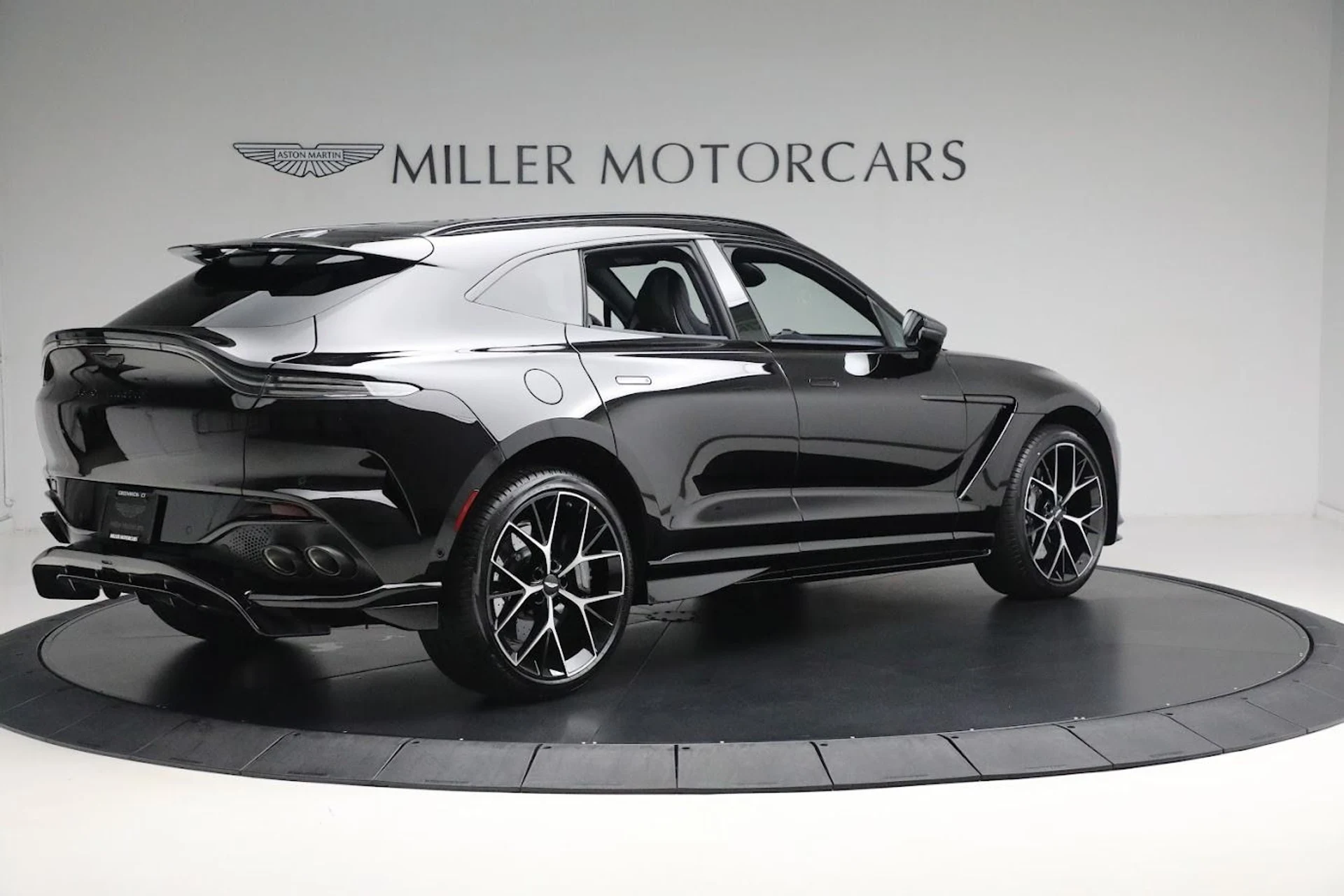 mph006_4149812733_New_2025_Aston_Martin_DBX_707_c04ac28d20