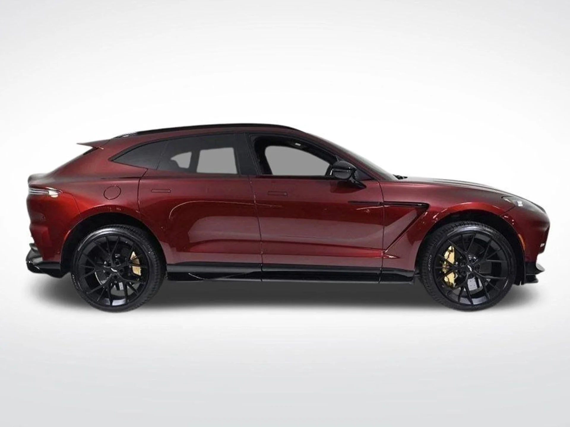 mph006_4152748577_new_2025_aston_martin_dbx_707awd_11350_22854858_6_1024_6f0e61ad28