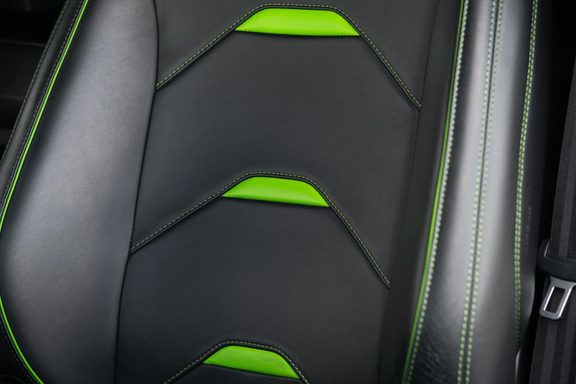 mph006_4159023847_Used_2020_Lamborghini_Huracan_EVO_1770872075_b942392750