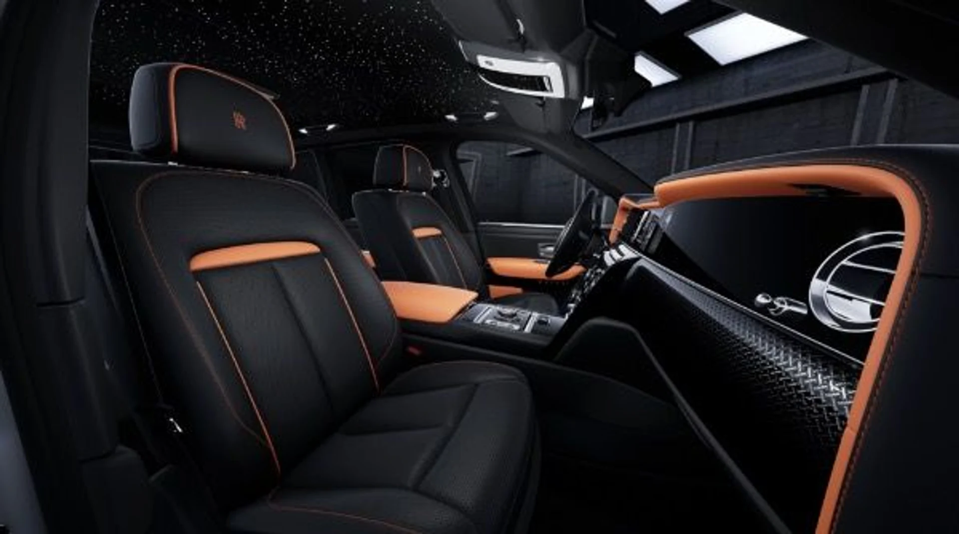 mph006_4174326676_New_2026_Rolls_Royce_Black_Badge_Cullinan_2ad52f6fff