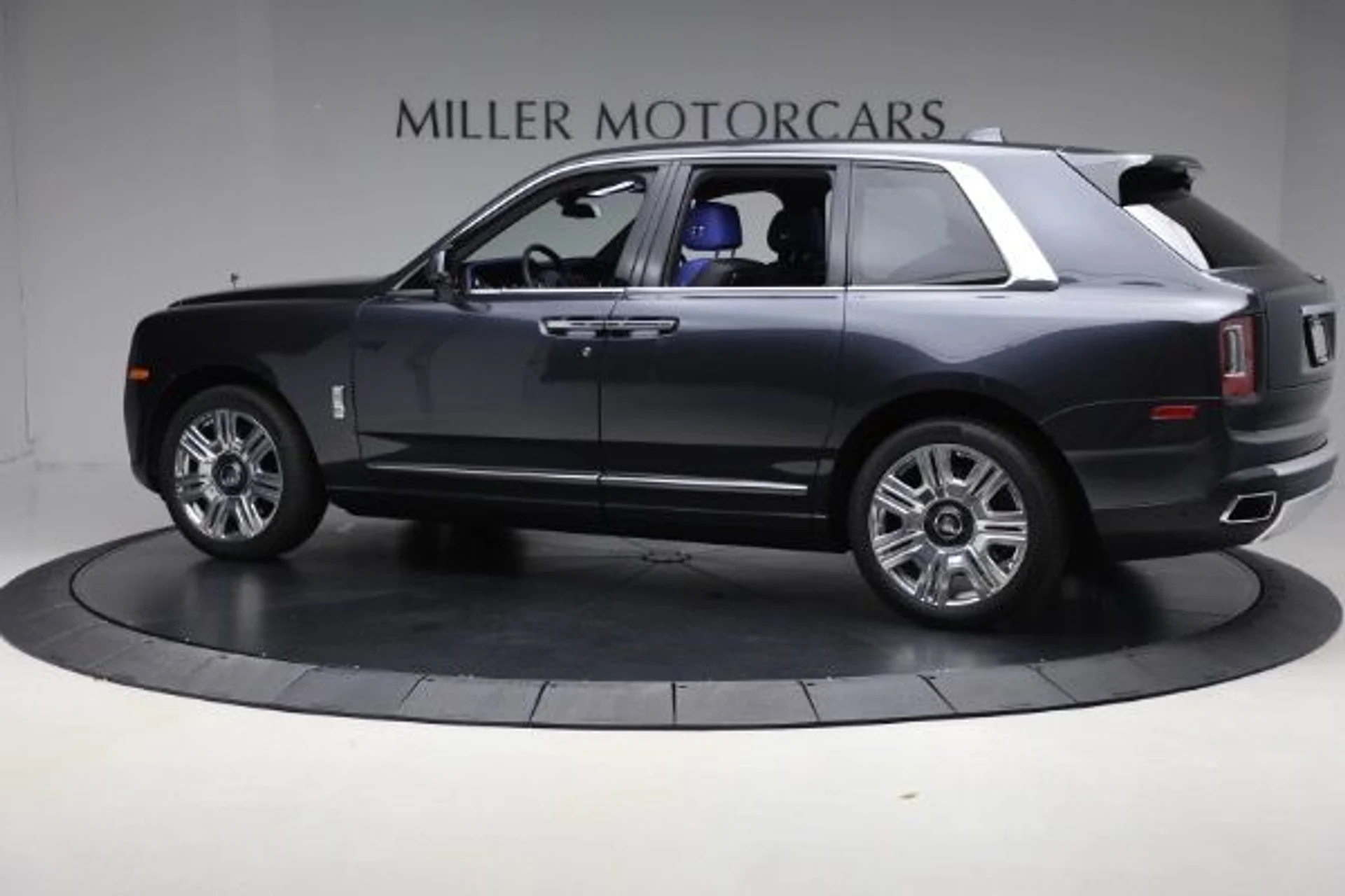 mph006_4179403871_Used_2022_Rolls_Royce_Cullinan_26121e3d15