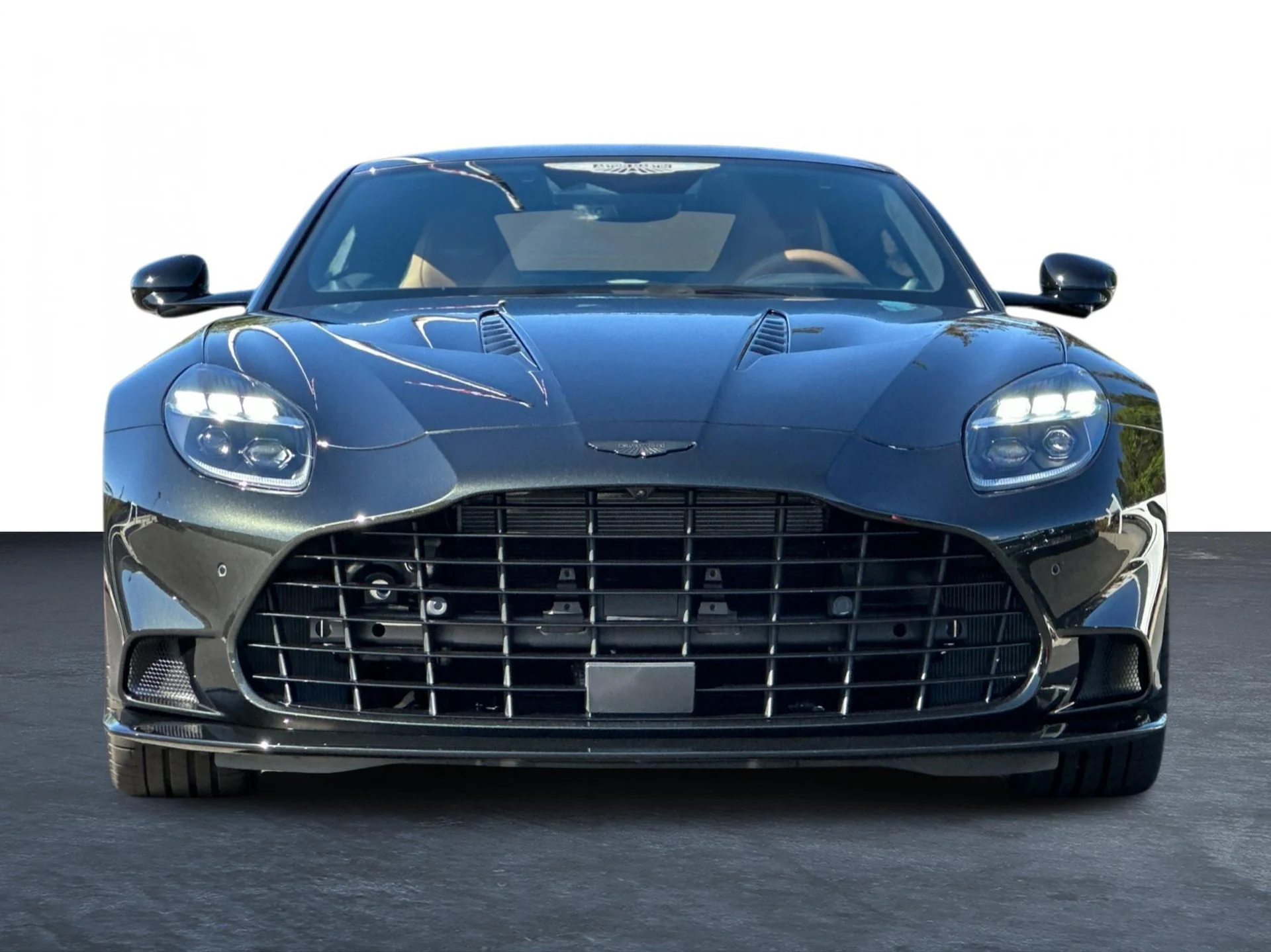 mph006_418192901_New_2025_Aston_Martin_Vanquish_V12_1758724487_d9abaf525f
