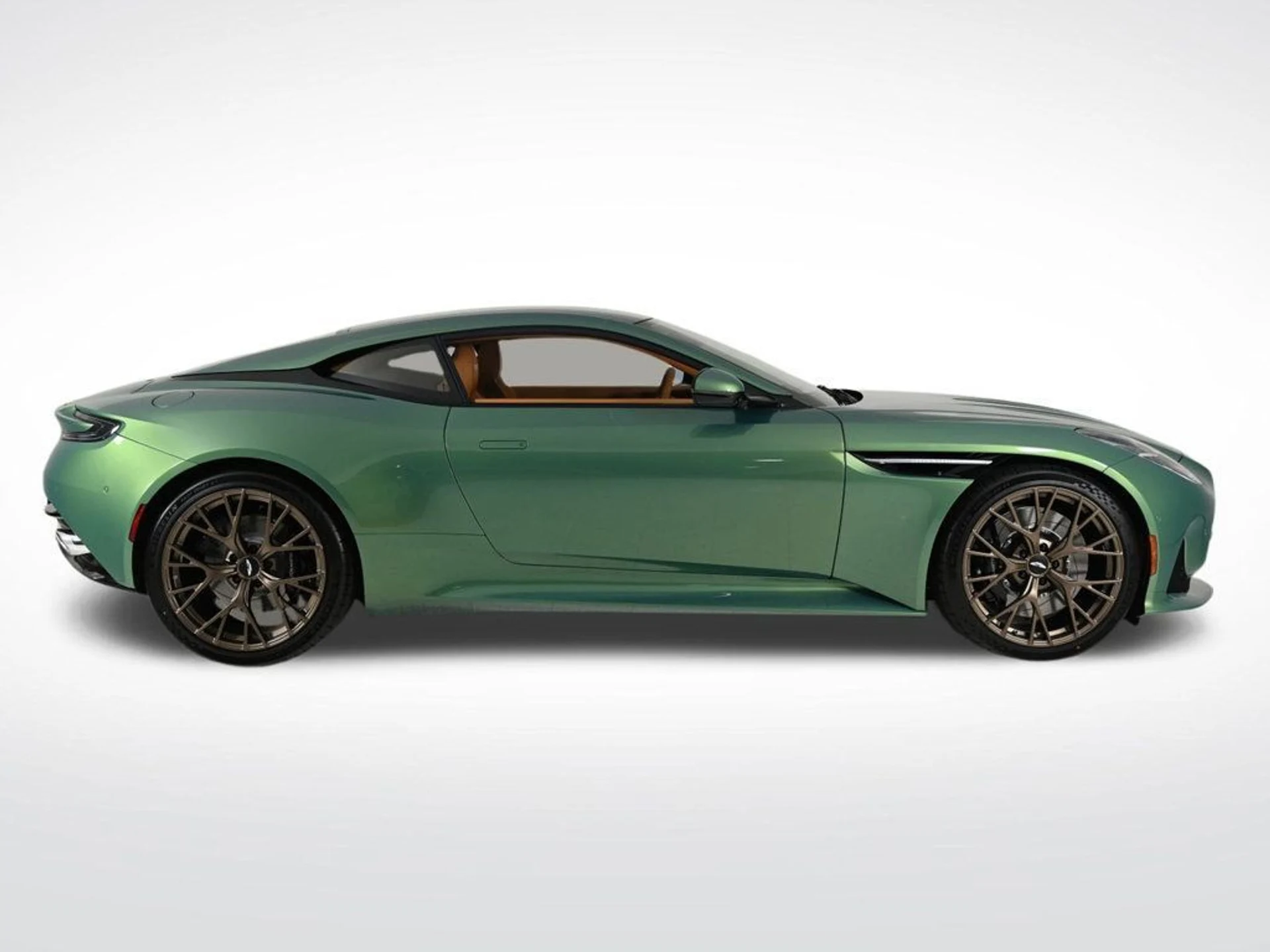 mph006_4183404974_new_2026_aston_martin_db12_coupe_11350_22943033_6_1024_846abf5a23