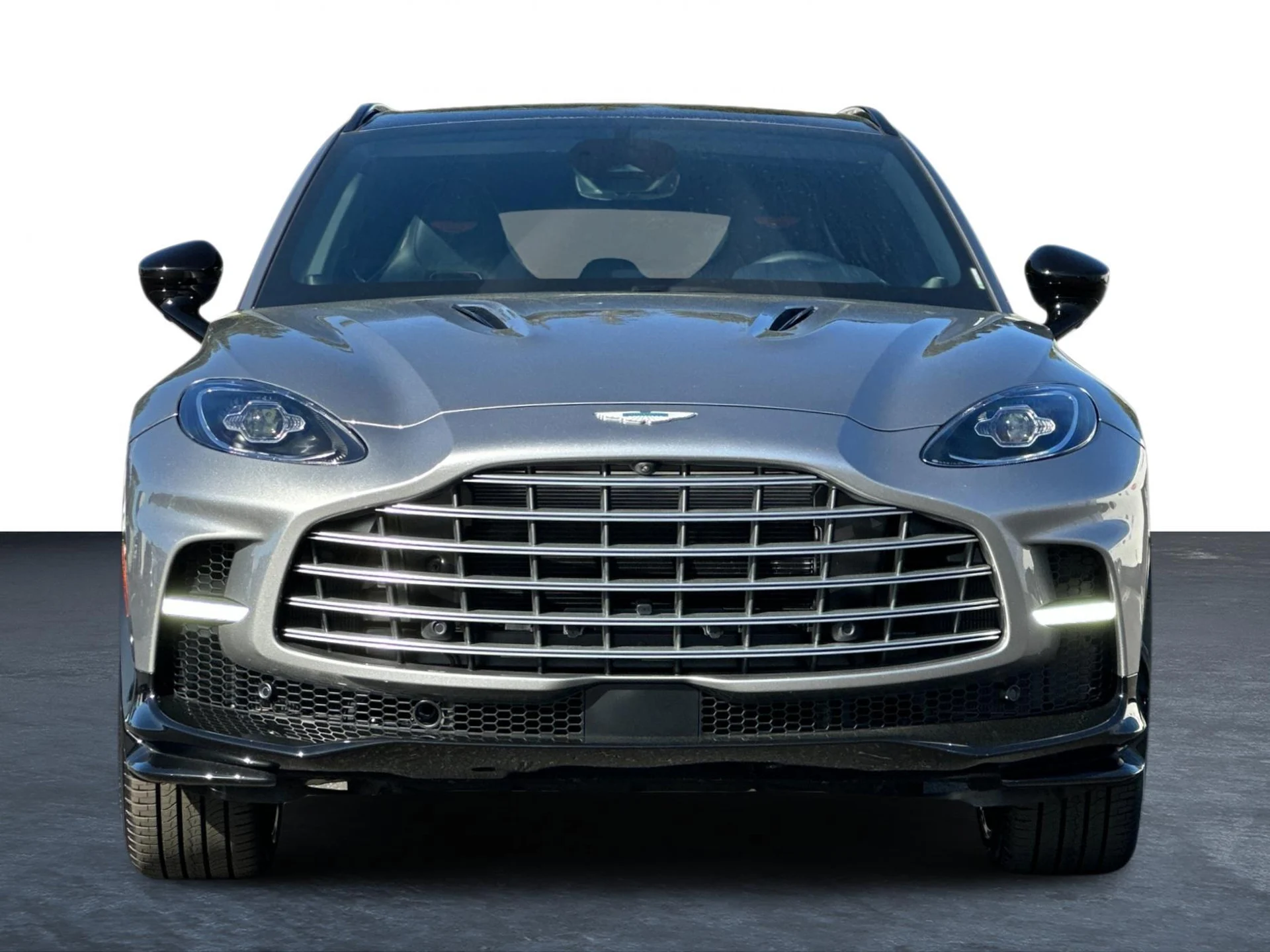 mph006_4186834360_New_2025_Aston_Martin_DBX_707_1761314751_e43285cc13