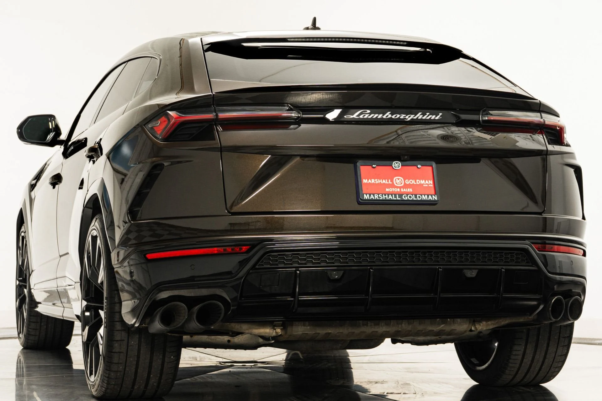 mph006_4186950676_Used_2022_Lamborghini_Urus_1793135043_f190eb76ce